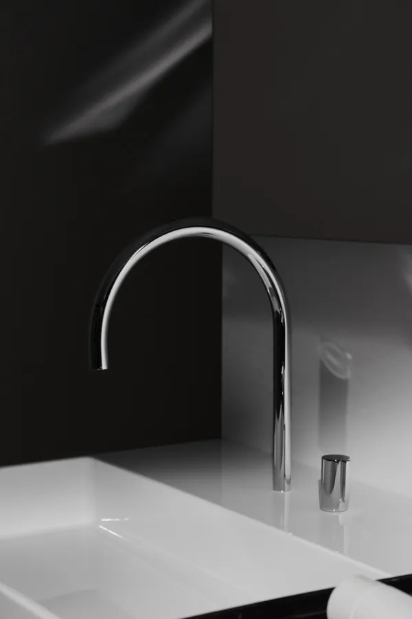 Waschbecken „Solos“ 121,5 × 51,5 × 12,5 cm, Hahnlochposition links in Weiß Waschbecken „Solos“ 121,5 × 51,5 × 12,5 cm, Hahnlochposition links in Weiß