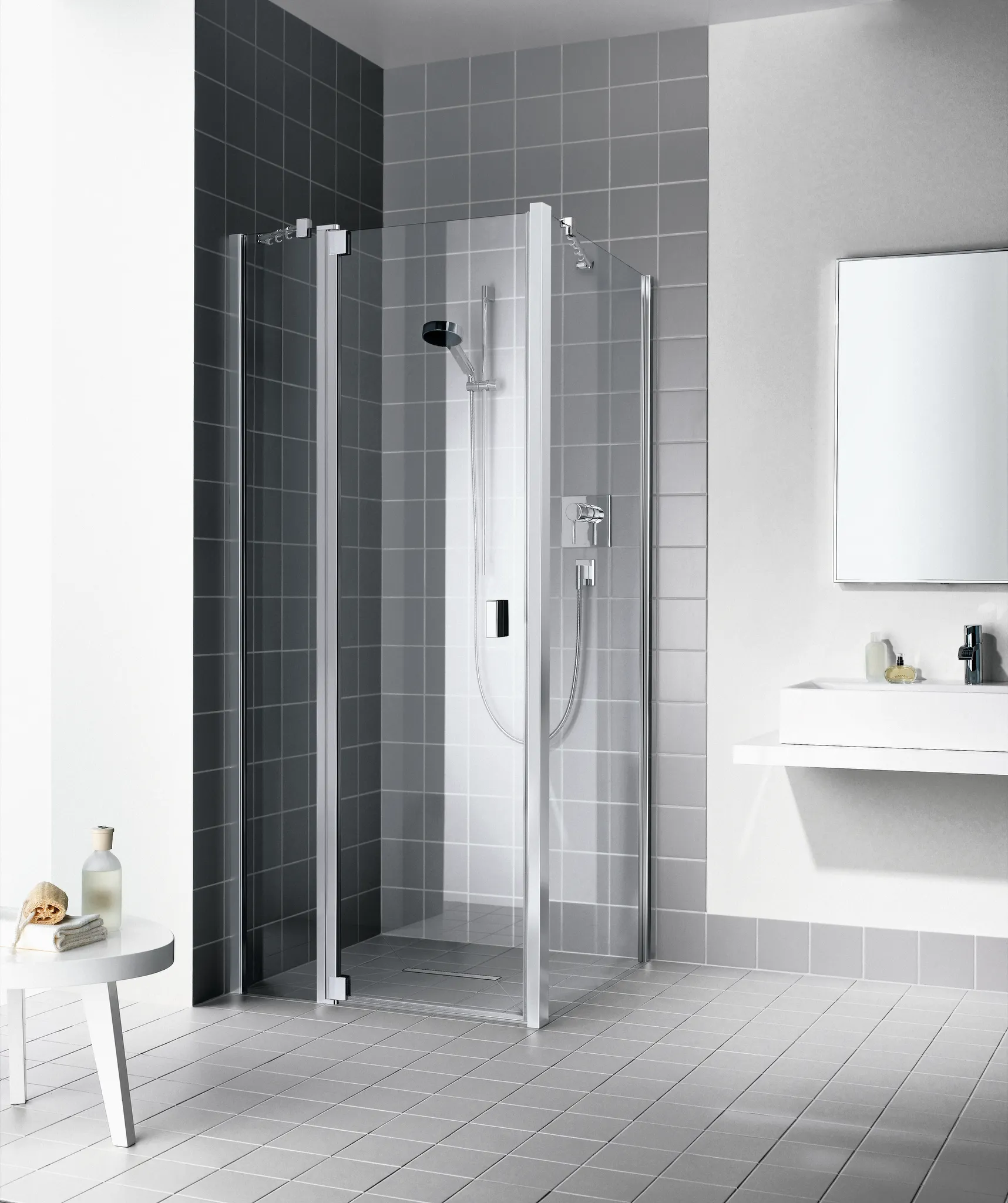 Kermi Pendeltür 1-flügelig mit Festfeld links für Nische und Ecke „RAYA“ Glas Klar, Profile Silber Mattglanz, BV: 718 - 758 mm GAK: 705 - 735 mm WE: 718 - 758 mm H: 1850 mm