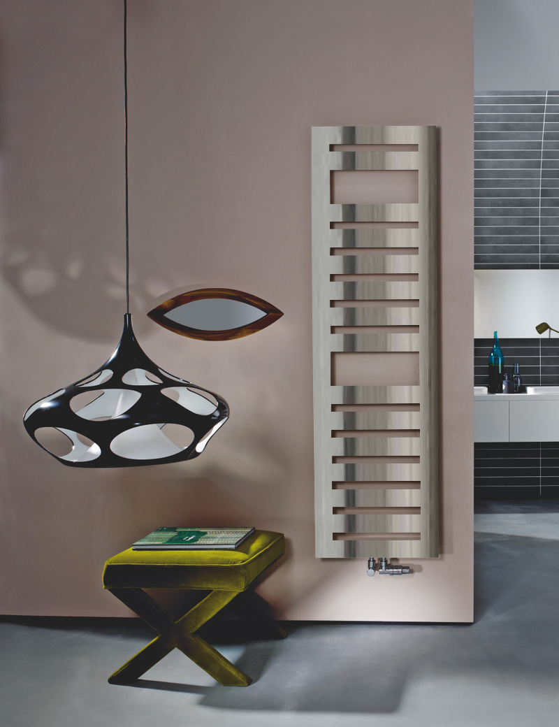 Zehnder Design-Heizkörper „Metropolitan Spa“ für Warmwasser-Zentralheizung mit 50 mm-Mittelanschluss und integriertem Thermostat „Completto“ 40 × 80,5 cm in Grey Aluminium (glänzend)