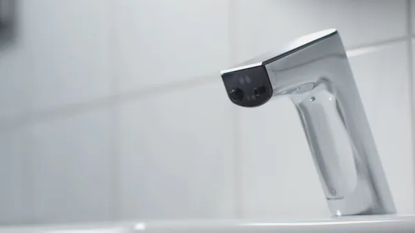 Sensor-Waschtischarmatur Intellimix, mit Seife, Chrom Sensor-Waschtischarmatur Intellimix, mit Seife, Chrom