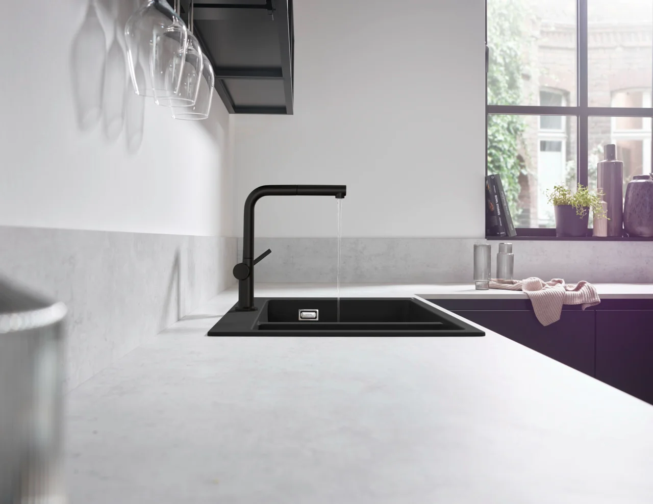 Hansgrohe Einbauspüle S51 Serie, Graphitschwarz, 750 x 490 mm Ausschnitt, Aufbau, 80 cm Unterschrank, 1 Hauptbecken + 1 Zusatzbecken Hansgrohe Einbauspüle S51 Serie, Graphitschwarz, 750 x 490 mm Ausschnitt, Aufbau, 80 cm Unterschrank, 1 Hauptbecken + 1 Zusatzbecken