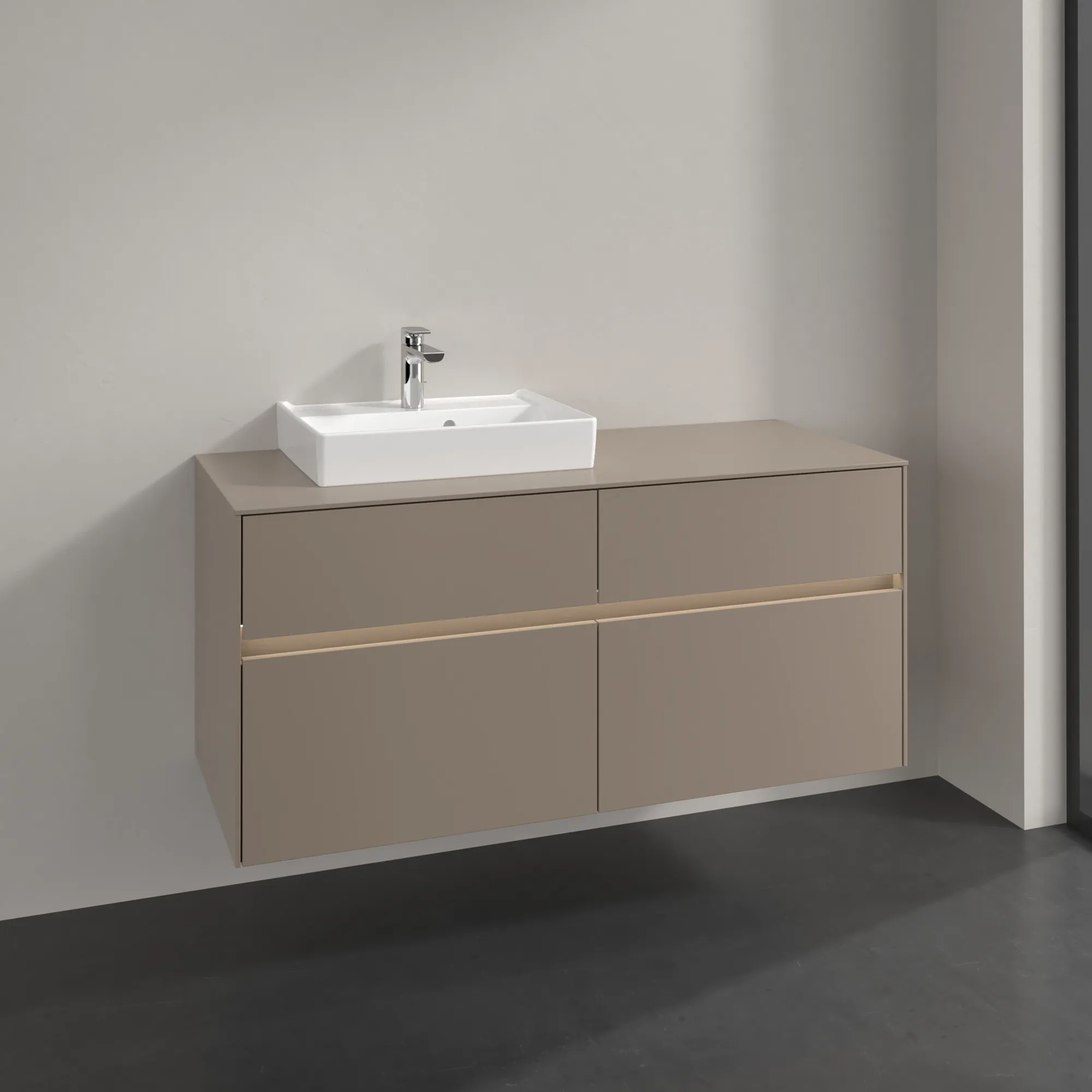 Villeroy & Boch Waschtischunterschrank „Collaro“ 1200 × 548 × 500 mm Taupe, mit Beleuchtung, für Becken links Villeroy & Boch Waschtischunterschrank „Collaro“ 1200 × 548 × 500 mm Taupe, mit Beleuchtung, für Becken links