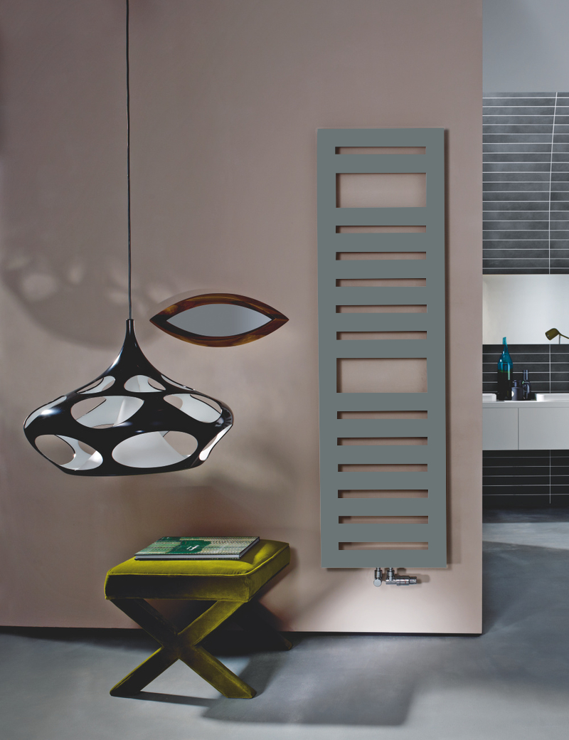 Zehnder Design-Heizkörper „Metropolitan Spa“ für Warmwasser-Zentralheizung mit 50 mm-Mittelanschluss und integriertem Thermostat „Completto“ 40 × 80,5 cm in Grey Aluminium (glänzend)