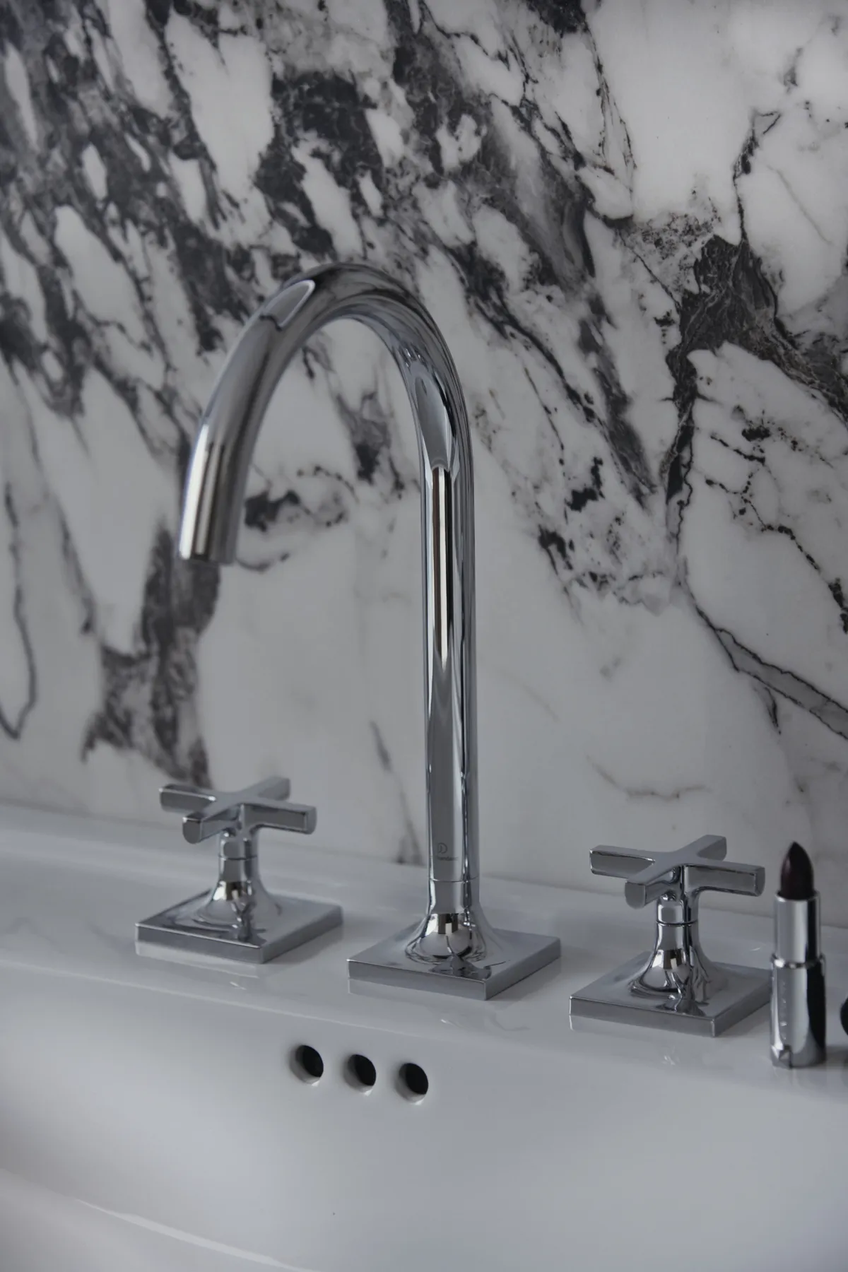 Ideal Standard Waschtischarmatur Joy Neo ohne Ablaufgarnitur, Ausladung 168mm, Kreuzgriffe, Chrom Ideal Standard Waschtischarmatur Joy Neo ohne Ablaufgarnitur, Ausladung 168mm, Kreuzgriffe, Chrom