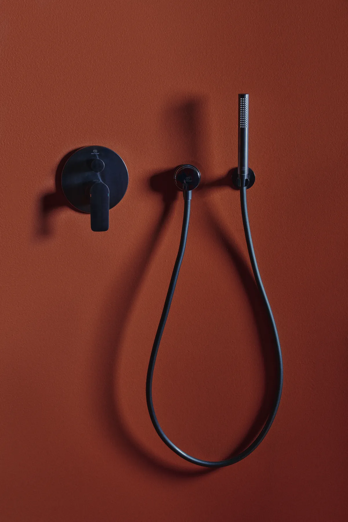 Wandhalter Idealrain, mit eckiger Rosette, für Handbrause, Brushed Gold Wandhalter Idealrain, mit eckiger Rosette, für Handbrause, Brushed Gold