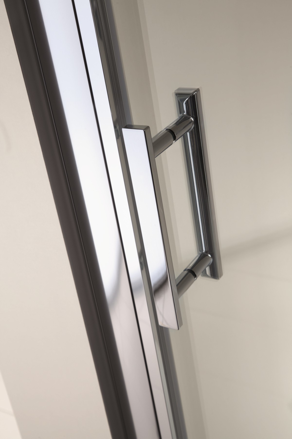 HSK teilgerahmte Duschabtrennung mit Schiebetür 4-teilig bodenfrei mit abklappbaren Türen und Magnetgleiter „Solida“ Glas Klar hell, Profile Alu Silber-matt, H: 2000 mm HSK teilgerahmte Duschabtrennung mit Schiebetür 4-teilig bodenfrei mit abklappbaren Türen und Magnetgleiter „Solida“ Glas Klar hell, Profile Alu Silber-matt, H: 2000 mm