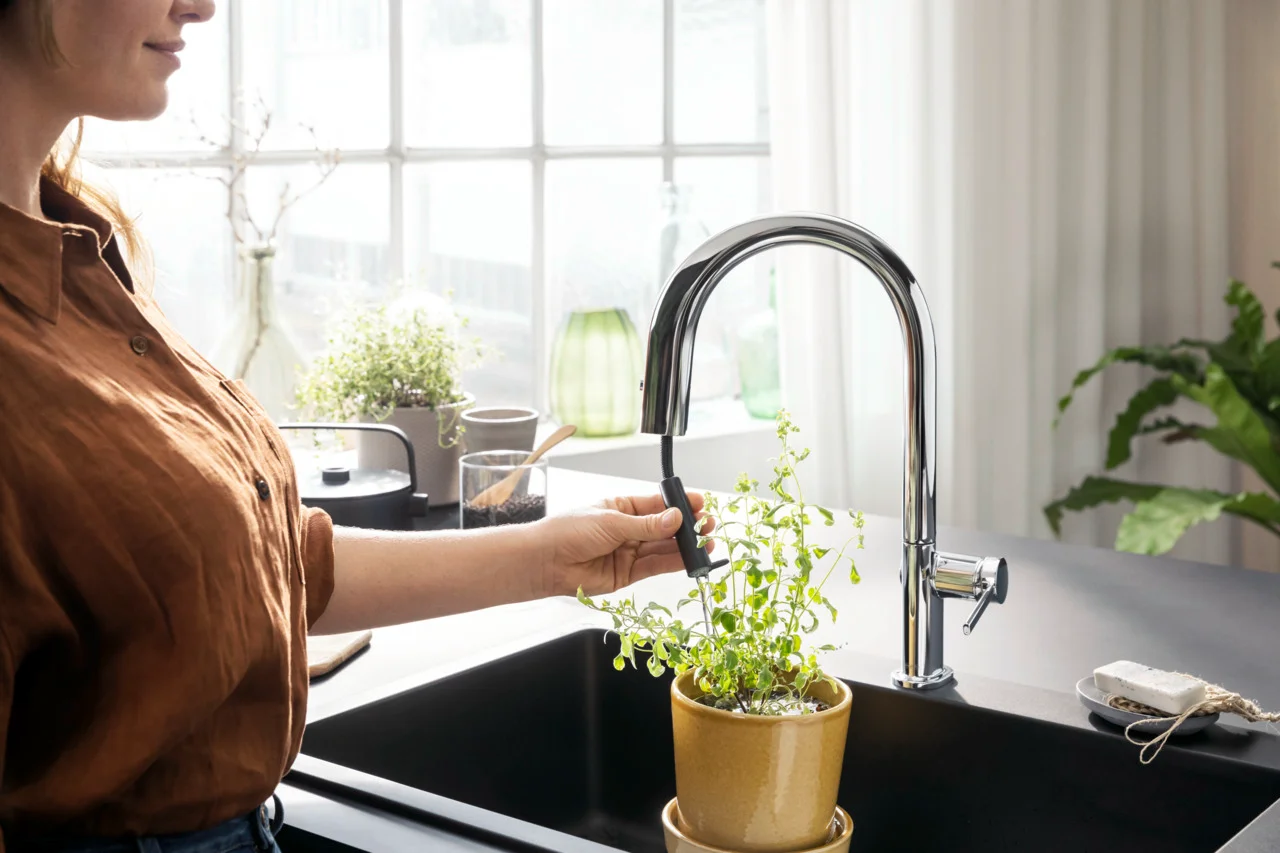 Hansgrohe Aqittura M91 Einhebel-Küchenmischer mit FilterSystem 210, Ausziehauslauf, 1-Jet, Chrom, Schwenkbereich einstellbar in 3 Stufen auf 60°, 110° oder 150°, Laminarstrahl, Quick-Connect Schlauch, maximale Durchflussmenge bei 3 bar: 6,5 l/min, Auszug Hansgrohe Aqittura M91 Einhebel-Küchenmischer mit FilterSystem 210, Ausziehauslauf, 1-Jet, Chrom, Schwenkbereich einstellbar in 3 Stufen auf 60°, 110° oder 150°, Laminarstrahl, Quick-Connect Schlauch, maximale Durchflussmenge bei 3 bar: 6,5 l/min, Auszug