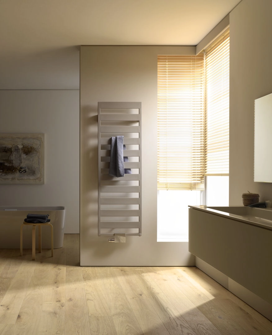 Kermi Design-Heizkörper „Casteo®“ 50 × 153,3 cm in Farbkonzept Kermi Design-Heizkörper „Casteo®“ 50 × 153,3 cm in Farbkonzept