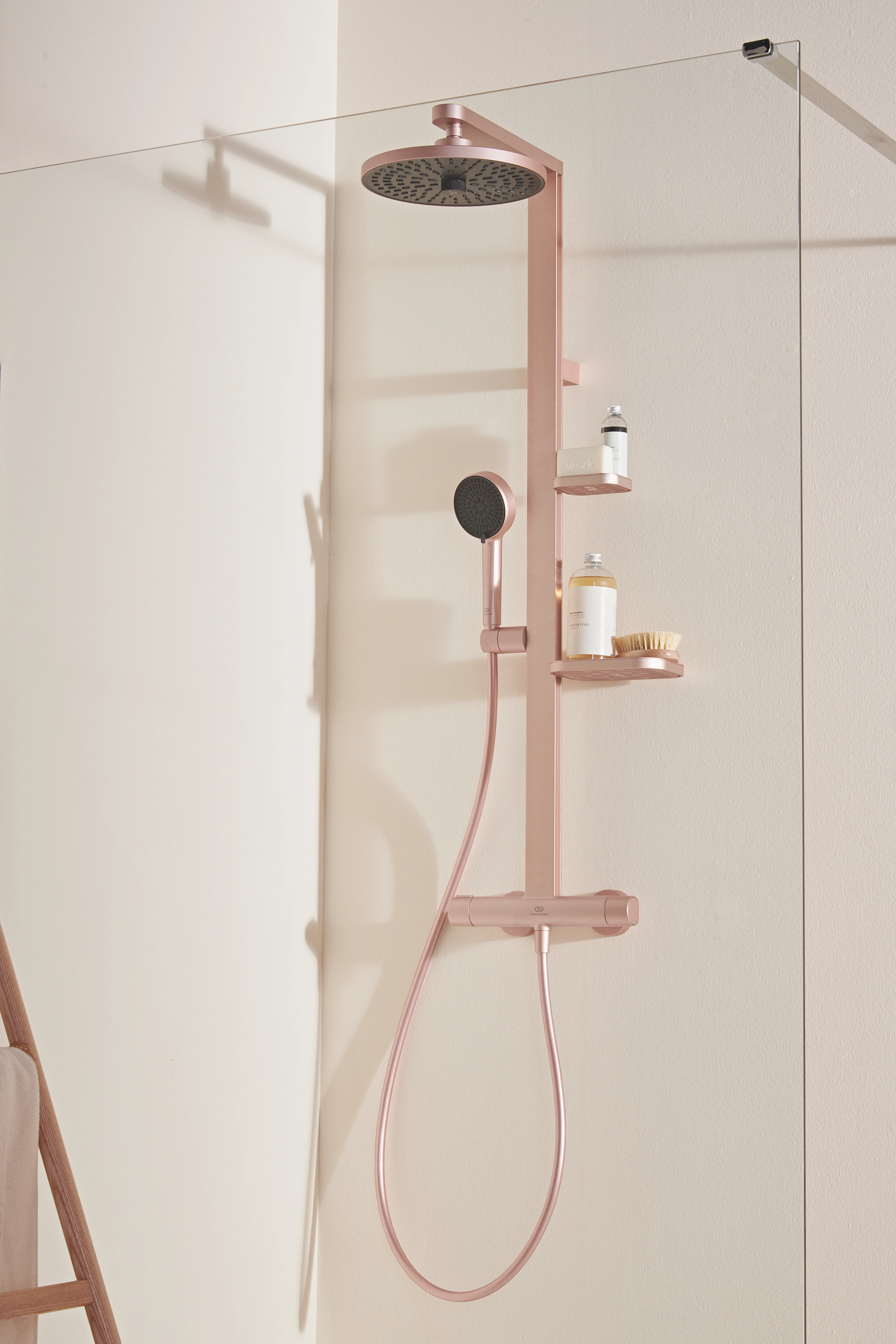 Ideal Standard Ceratherm Alu+ Duschsystem mit Thermostat, 2 Handbrause & 2 Kopfbrause, Rosé Ideal Standard Ceratherm Alu+ Duschsystem mit Thermostat, 2 Handbrause & 2 Kopfbrause, Rosé