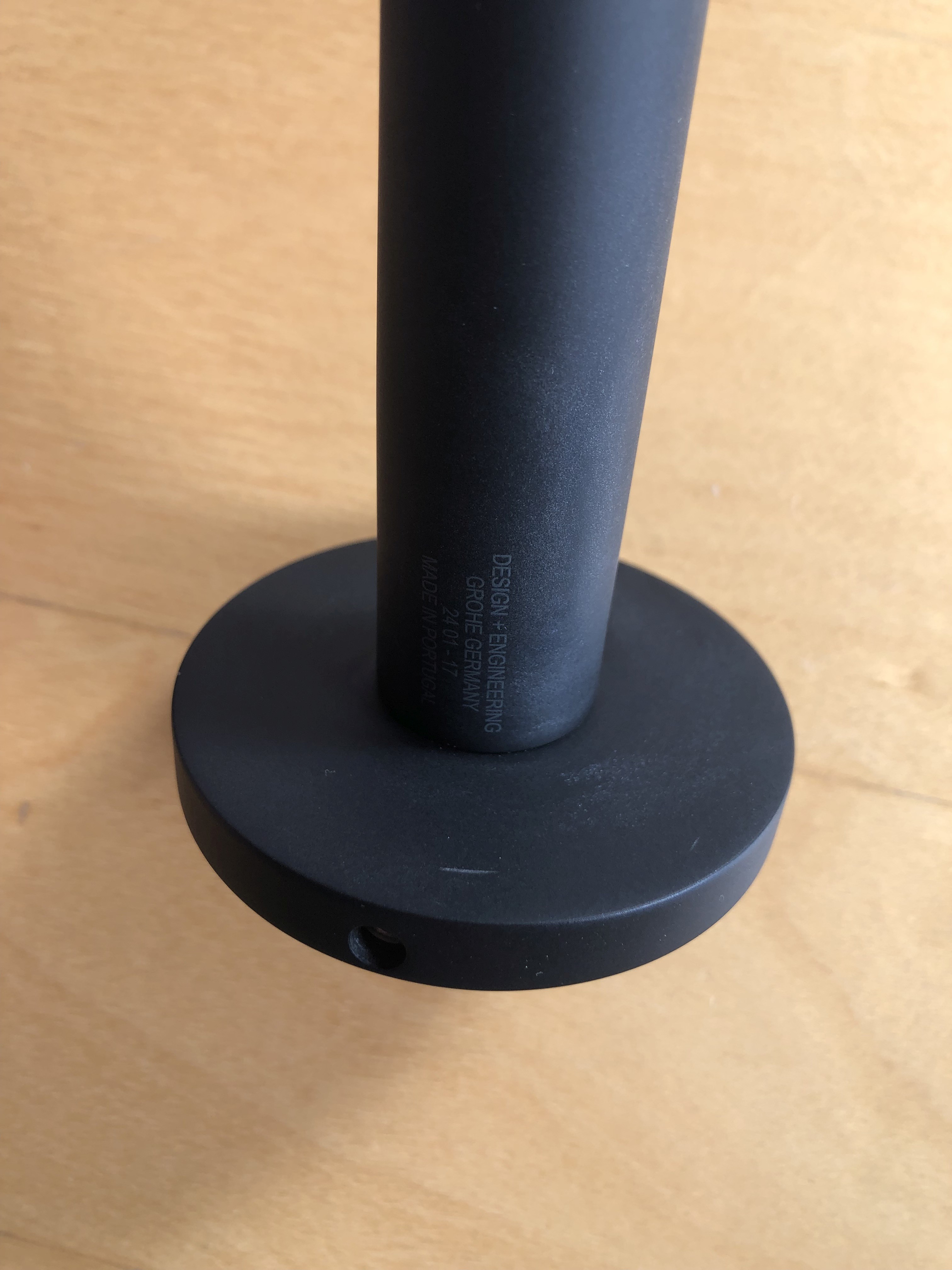 Grohe Essence 2-Loch-Waschtischbatterie Wandmontage Ausl. 183mm phantom black Grohe Essence 2-Loch-Waschtischbatterie Wandmontage Ausl. 183mm phantom black