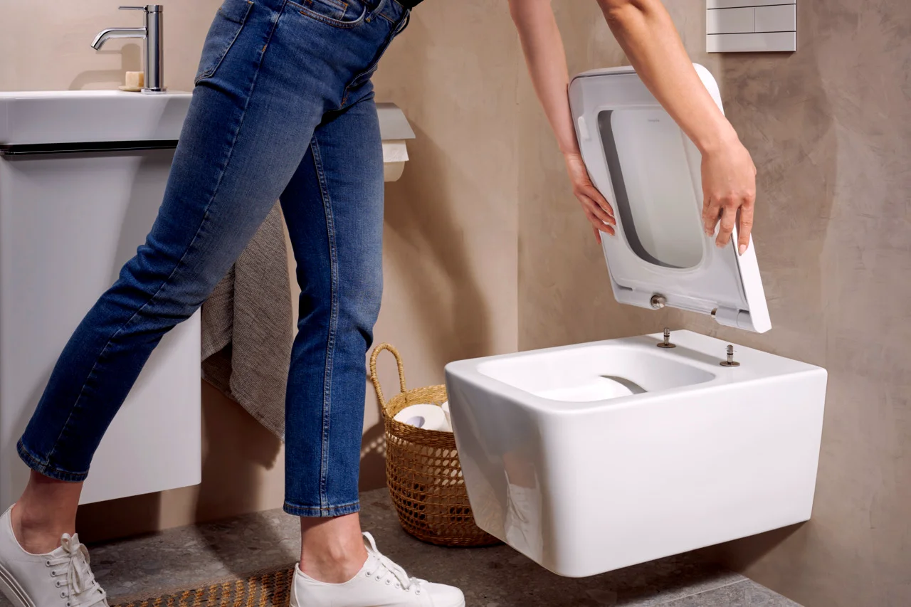 Hansgrohe EluPura Q WC-Sitz, weiß, SoftClose & QuickRelease, glänzend