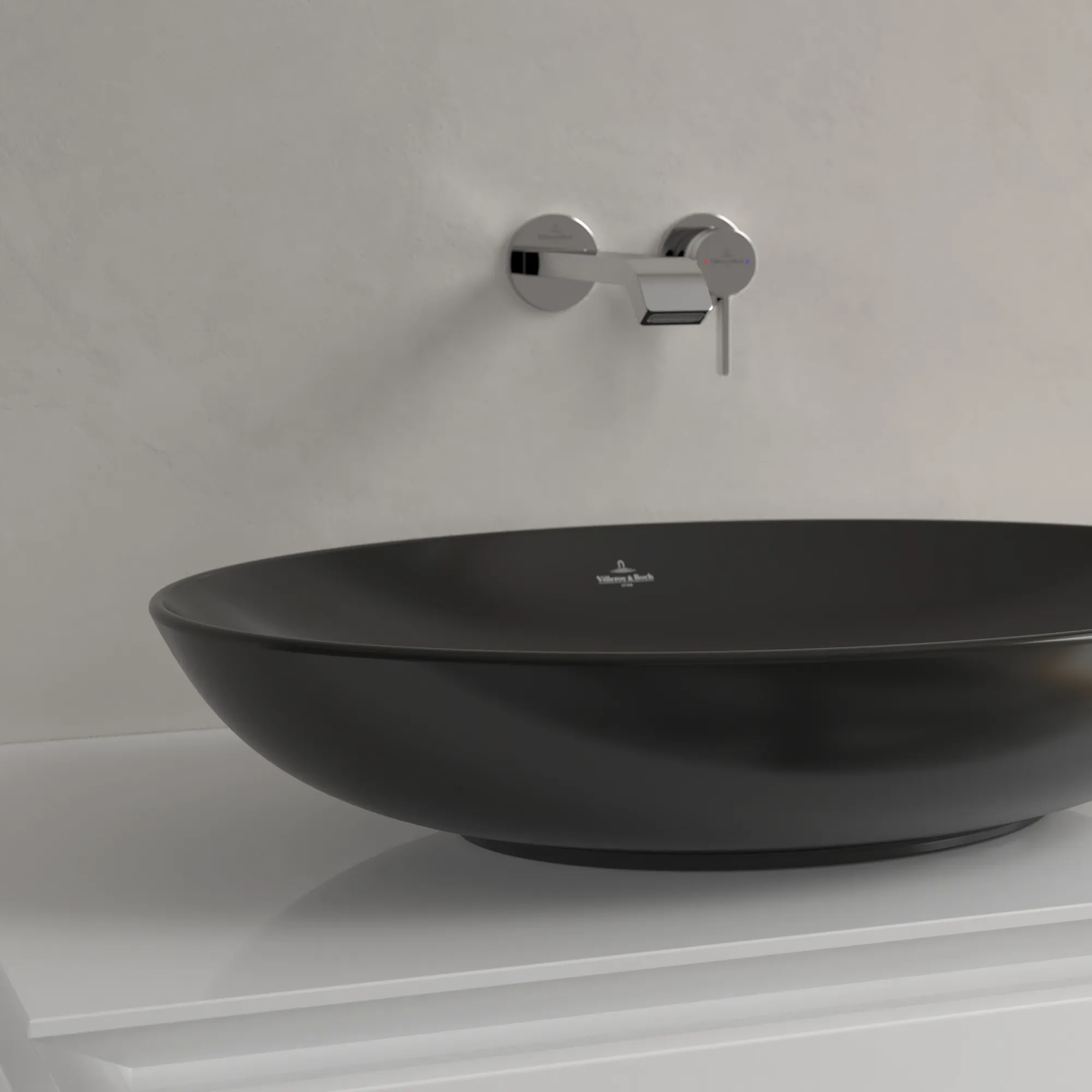 Villeroy & Boch Aufsatzwaschtisch aus TitanCeram „Loop & Friends“ 620 × 420 × 150 mm, ohne Hahnlochbohrung in Pure Black Villeroy & Boch Aufsatzwaschtisch aus TitanCeram „Loop & Friends“ 620 × 420 × 150 mm, ohne Hahnlochbohrung in Pure Black