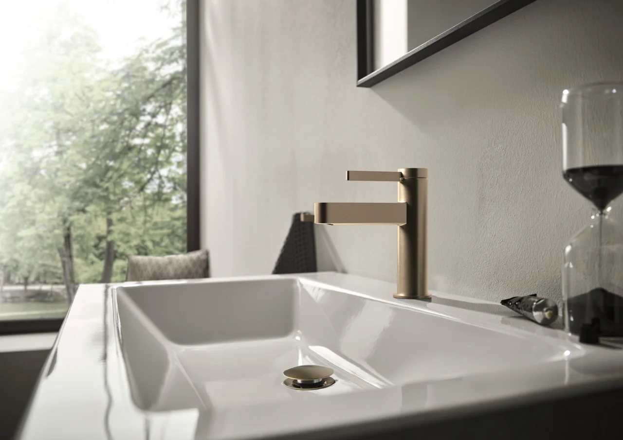 Hansgrohe Finoris Einhebel-Waschtischmischer 100 CoolStart mit Push-Open Ablaufgarnitur BBR, Brushed Bronze, Ausladung 126 mm, Auslaufhöhe 92 mm