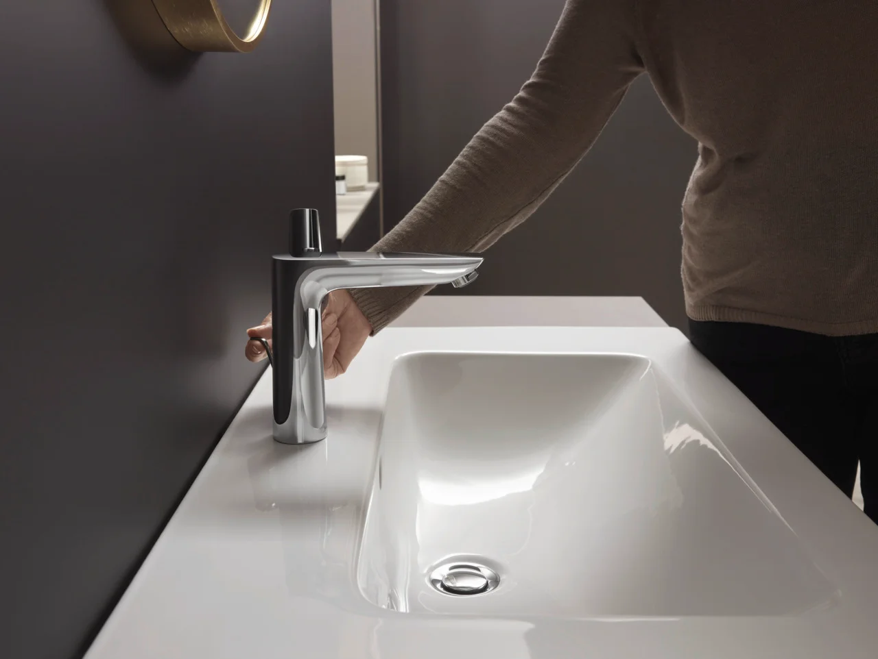 Hansgrohe Talis E Einhebel-Waschtischmischer 150 chrom, Ausladung 141 mm, Auslaufhöhe 133 mm, Hebelgriff, Normalstrahl, max. Durchfluss 5 l/min, Keramikmischsystem, einstellbare Temperaturbegrenzung, für Durchlauferhitzer geeignet Hansgrohe Talis E Einhebel-Waschtischmischer 150 chrom, Ausladung 141 mm, Auslaufhöhe 133 mm, Hebelgriff, Normalstrahl, max. Durchfluss 5 l/min, Keramikmischsystem, einstellbare Temperaturbegrenzung, für Durchlauferhitzer geeignet