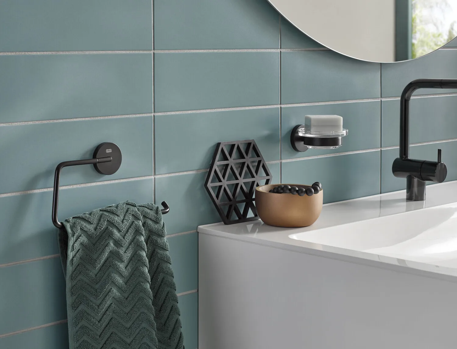 round Handtuchring starr rechts offen, weiß round Handtuchring starr rechts offen, weiß