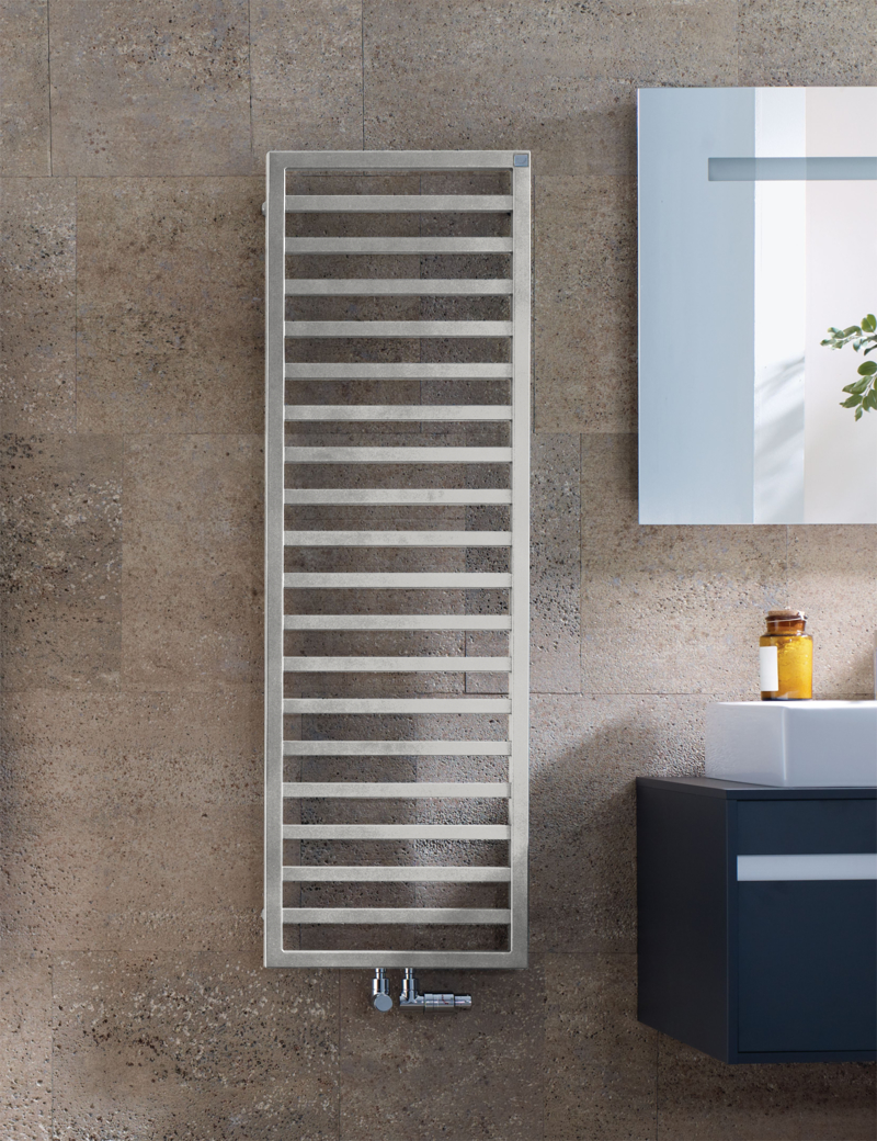 Zehnder Design-Heizkörper „Quaro“ für Warmwasser-Zentralheizung oder gemischten Betrieb mit 50 mm-Mittelanschluss 45 × 97,1 cm in Light Grey Zehnder Design-Heizkörper „Quaro“ für Warmwasser-Zentralheizung oder gemischten Betrieb mit 50 mm-Mittelanschluss 45 × 97,1 cm in Light Grey