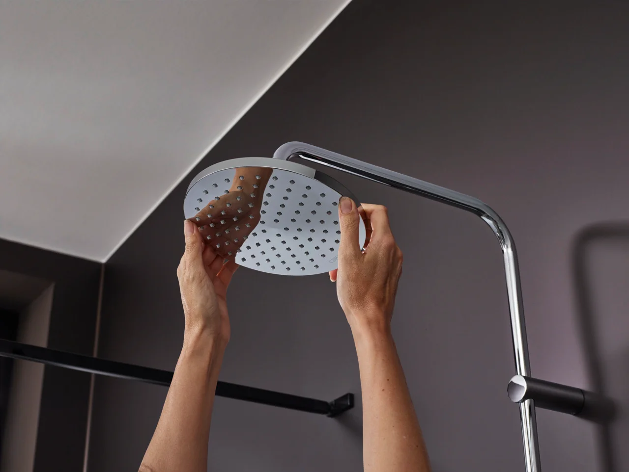 Hansgrohe Vernis Blend Showerpipe 200 1jet, Chrom, Aufputzinstallation, 400 mm Brausearmlänge, 80 cm oder 160 cm Metaflex-Brauseschlauch