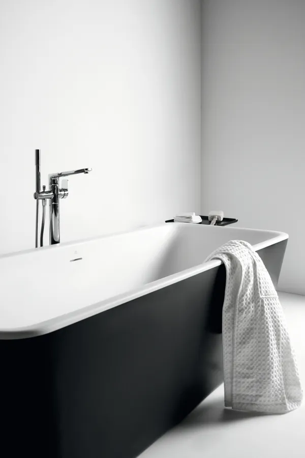 Ideal Standard Badewanne „TonicII“ 80 × 180 cm in Schwarz Matt Ideal Standard Badewanne „TonicII“ 80 × 180 cm in Schwarz Matt