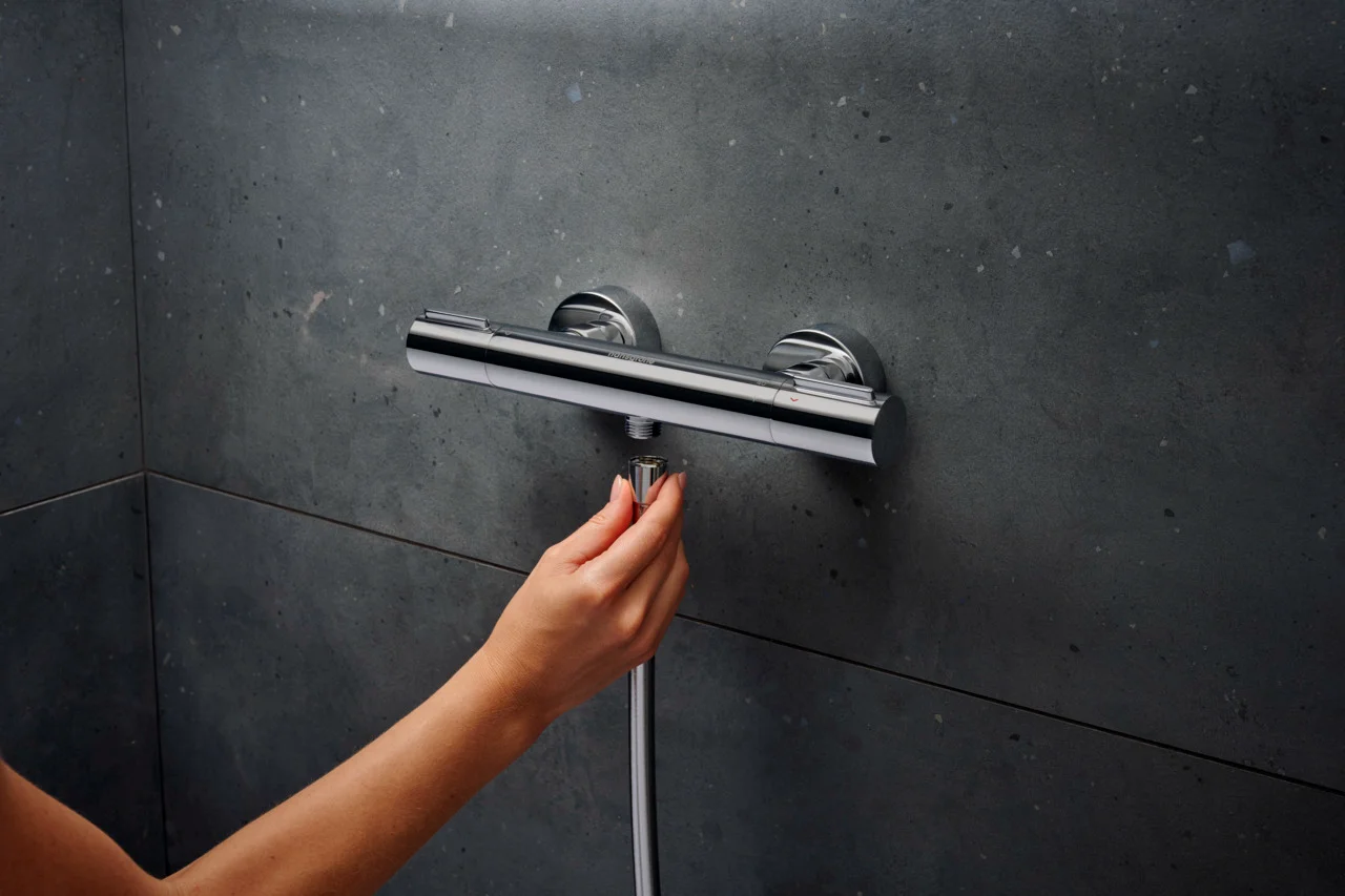 Hansgrohe Ecostat Element Brausethermostat Aufputz Chrom, DN15, Temperatur- und Volumensteuerung, EcoStop+ Taste begrenzt Wasserverbrauch auf 6 l/min, maximale Durchflussmenge bei 3 bar: 17 l/min, min. Betriebsdruck: 1 bar, max. Betriebsdruck: 10 bar, Si Hansgrohe Ecostat Element Brausethermostat Aufputz Chrom, DN15, Temperatur- und Volumensteuerung, EcoStop+ Taste begrenzt Wasserverbrauch auf 6 l/min, maximale Durchflussmenge bei 3 bar: 17 l/min, min. Betriebsdruck: 1 bar, max. Betriebsdruck: 10 bar, Si