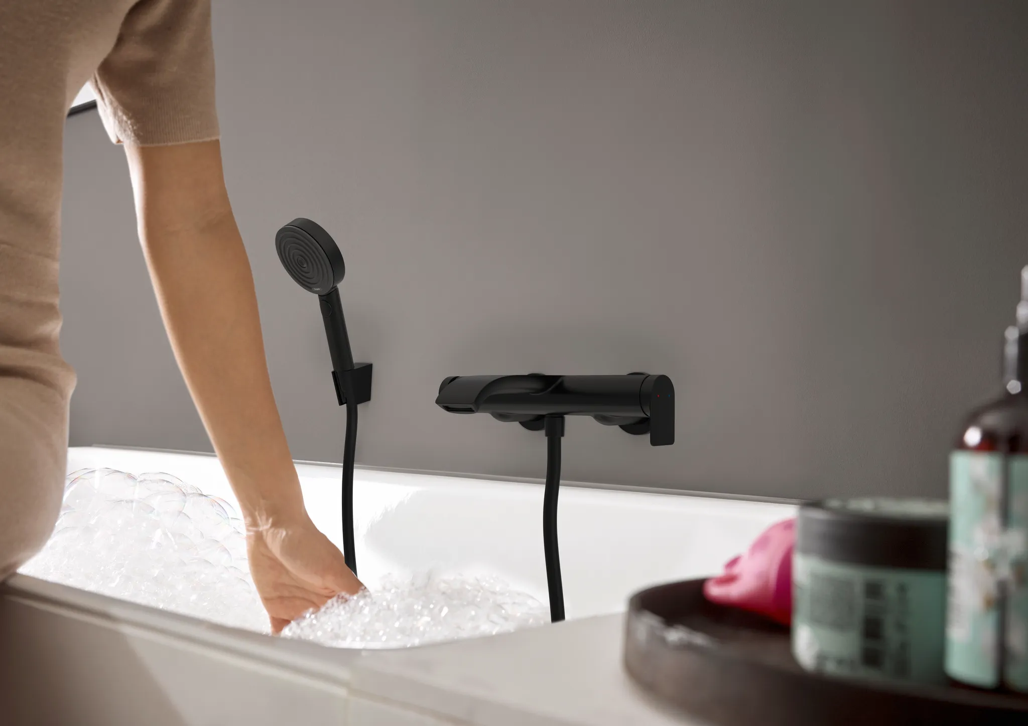 Hansgrohe Vivenis Einhebel-Wannenmischer Aufputz, Mattschwarz