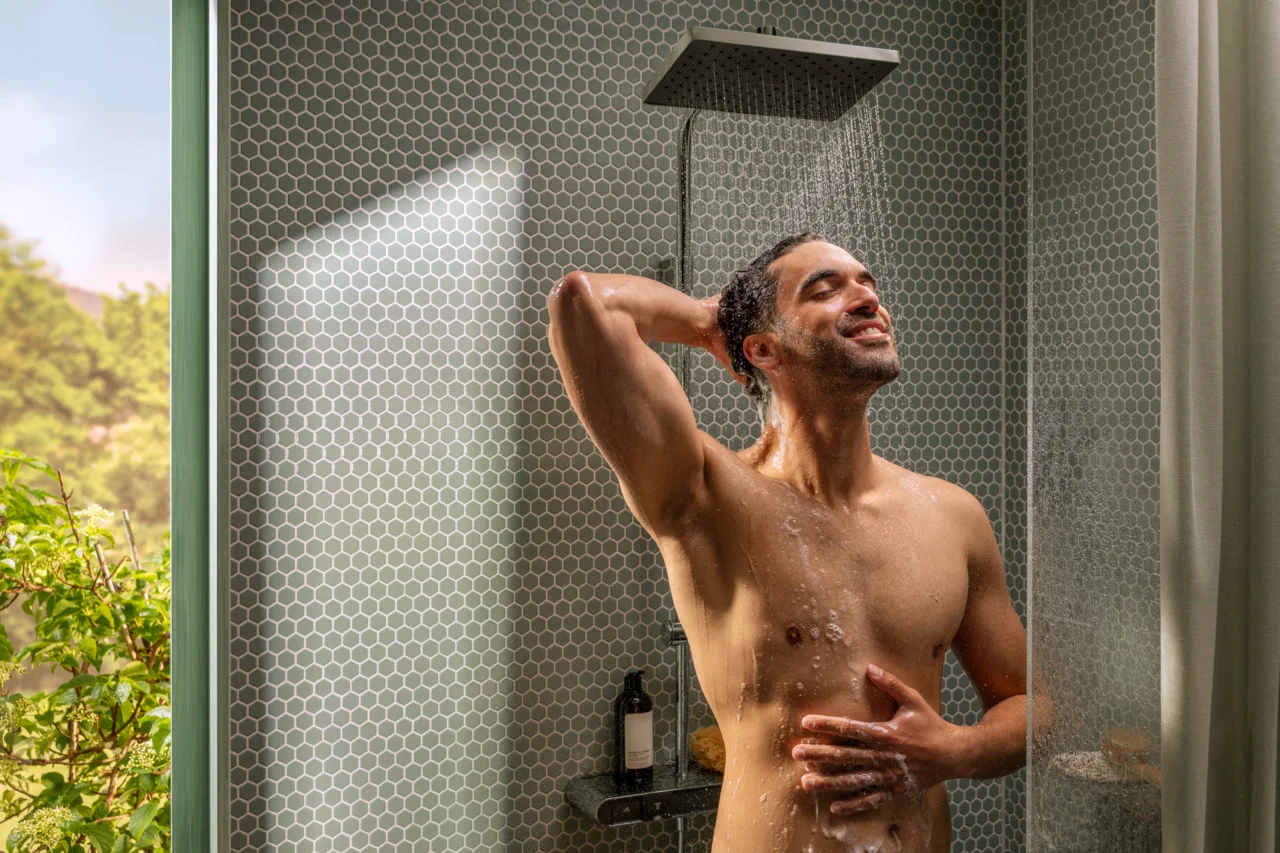 Activera Q Showerpipe 290/180 1jet EcoSmart mit ShowerTablet Select 360 Varia, Oberfläche: Chrom
