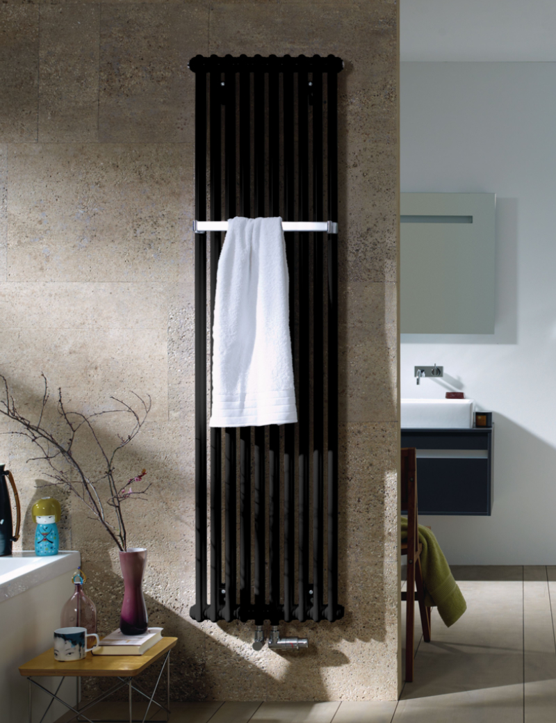 Zehnder Design-Heizkörper Charleston Bar CPV2150-10, 1492x62x485 mm, schwarz, mit Handtuchhalter als 2- oder 3-Säuler, vertikale Präzisionsrundrohre, Pulverlackierung RAL 9016 Zehnder Design-Heizkörper Charleston Bar CPV2150-10, 1492x62x485 mm, schwarz, mit Handtuchhalter als 2- oder 3-Säuler, vertikale Präzisionsrundrohre, Pulverlackierung RAL 9016