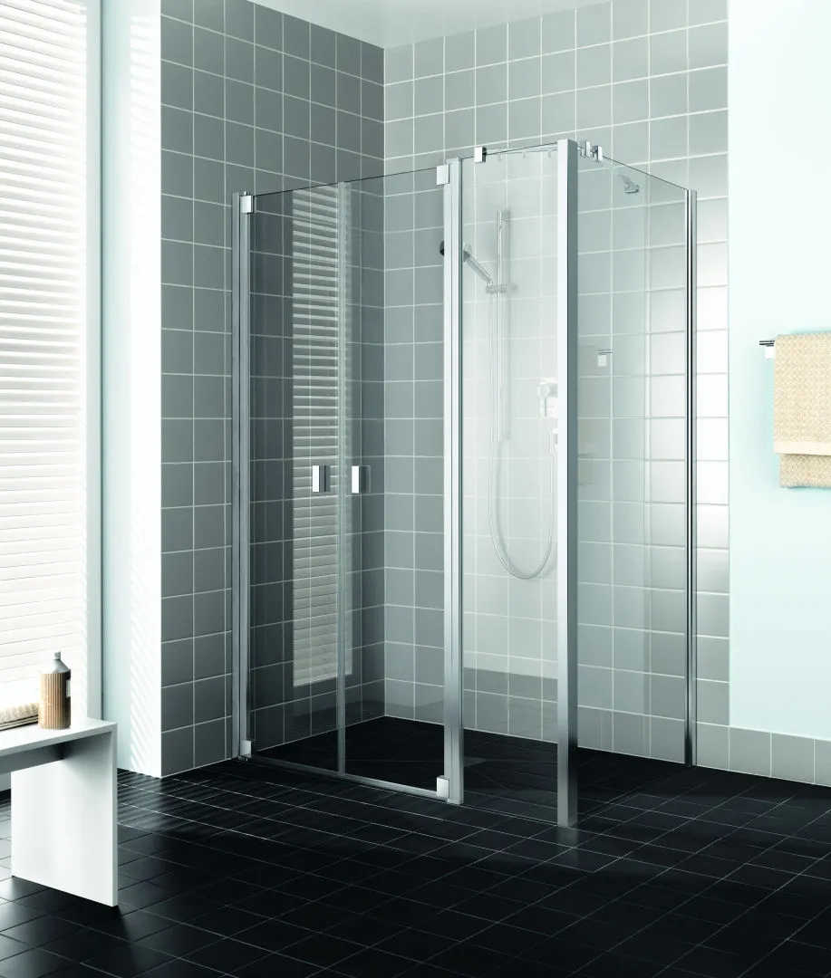 Kermi Pendeltür mit Festfeld rechts für Nische und Ecke „RAYA“ Glas SR Opaco, Profile Silber Hochglanz, BV: 1358 - 1418 mm GAK: 1345 - 1395 mm WE: 1358 - 1418 mm H: 2000 mm Kermi Pendeltür mit Festfeld rechts für Nische und Ecke „RAYA“ Glas SR Opaco, Profile Silber Hochglanz, BV: 1358 - 1418 mm GAK: 1345 - 1395 mm WE: 1358 - 1418 mm H: 2000 mm