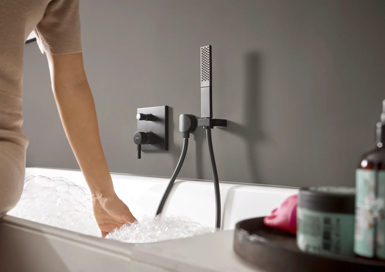 Hansgrohe Finoris Einhebel-Wannenmischer Unterputz, mattschwarz, 2 Verbraucher, Keramikmischsystem, Temperaturbegrenzung einstellbar