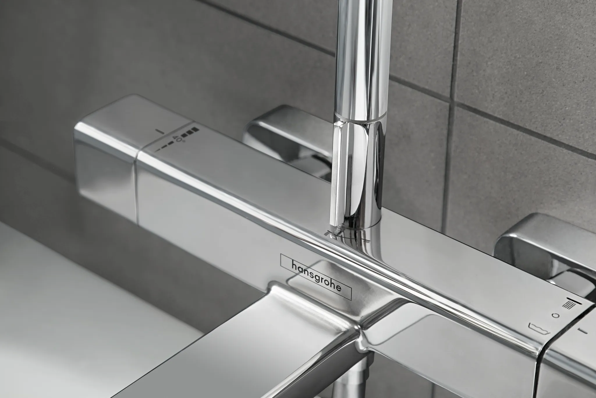 Showerpipe Croma E 280 1jet chrom mit Wannenthermostat Showerpipe Croma E 280 1jet chrom mit Wannenthermostat