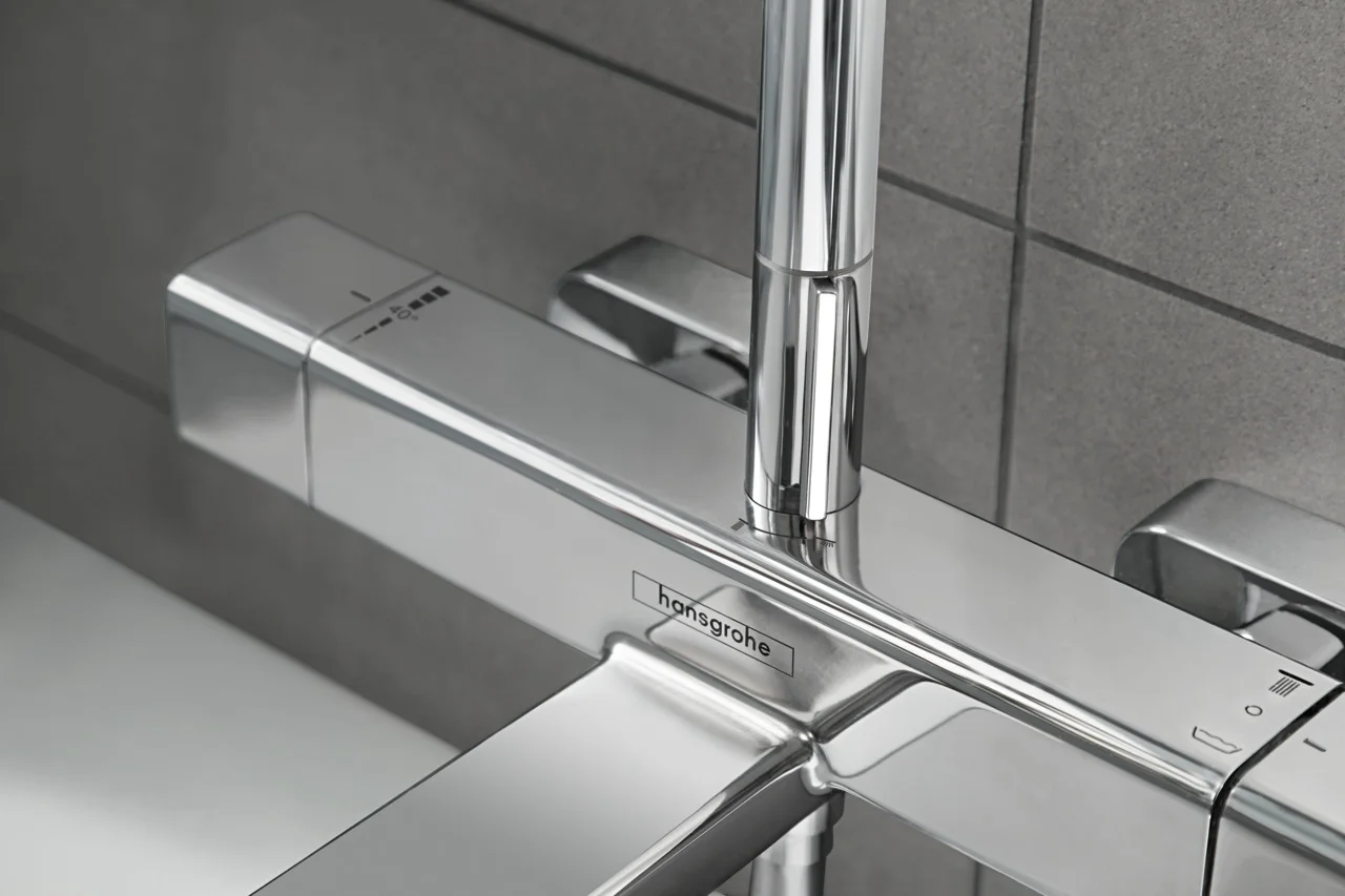 Hansgrohe Croma E Showerpipe 280x170 mm, Chrom, mit Wannenthermostat, RainAir Strahl, 3 Verbraucher Hansgrohe Croma E Showerpipe 280x170 mm, Chrom, mit Wannenthermostat, RainAir Strahl, 3 Verbraucher