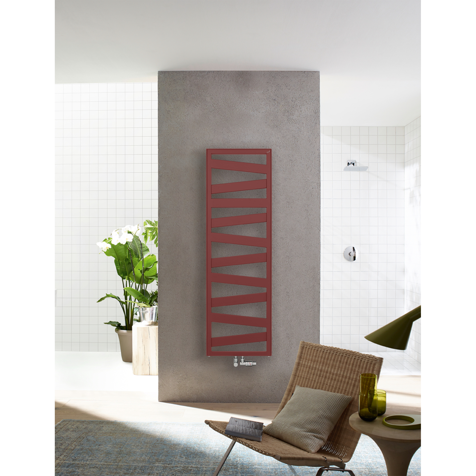 Zehnder Design-Elektroheizkörper „Ribbon“ 60 × 134 cm in Ruby Red (RAL 3003, glänzend)
