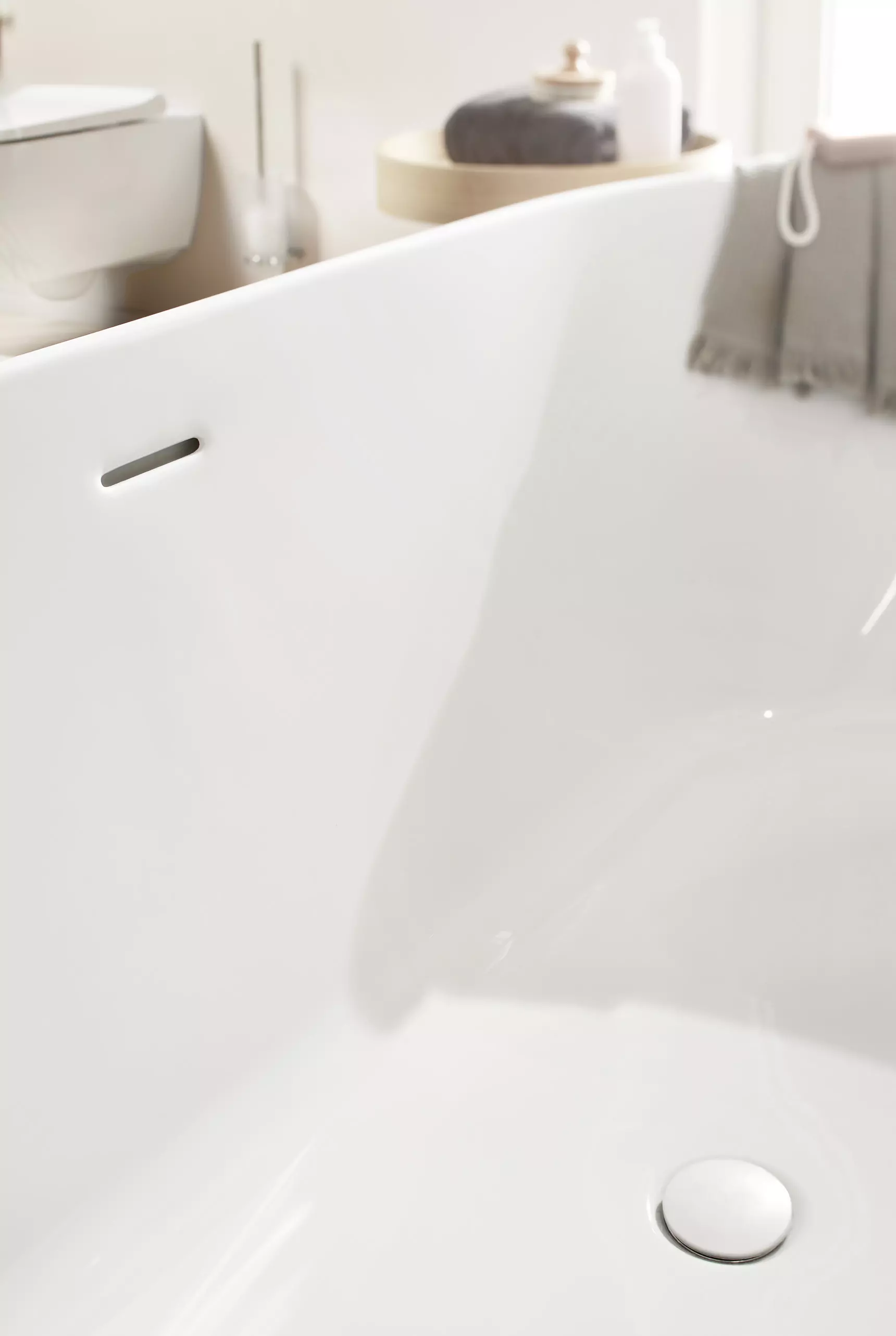 Badundu Badewanne freistehend oval 1600 × 750 mm, Mittelablauf