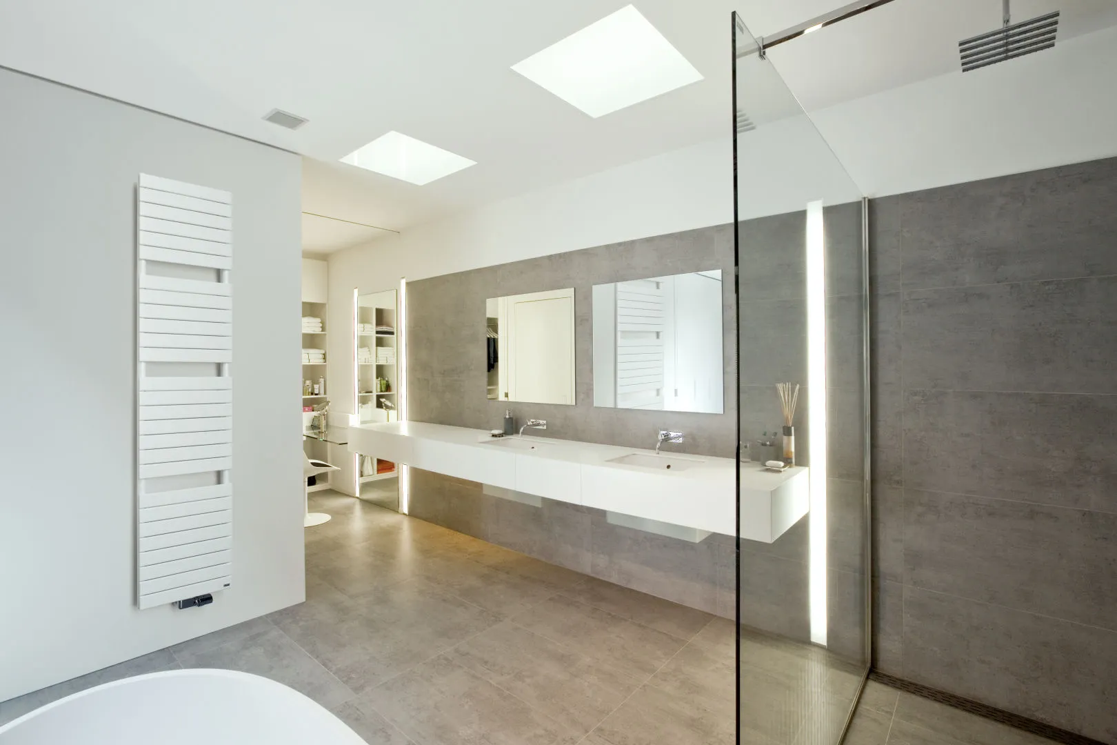 Kermi Design-Heizkörper „Aster“ in Weiß (RAL 9016)