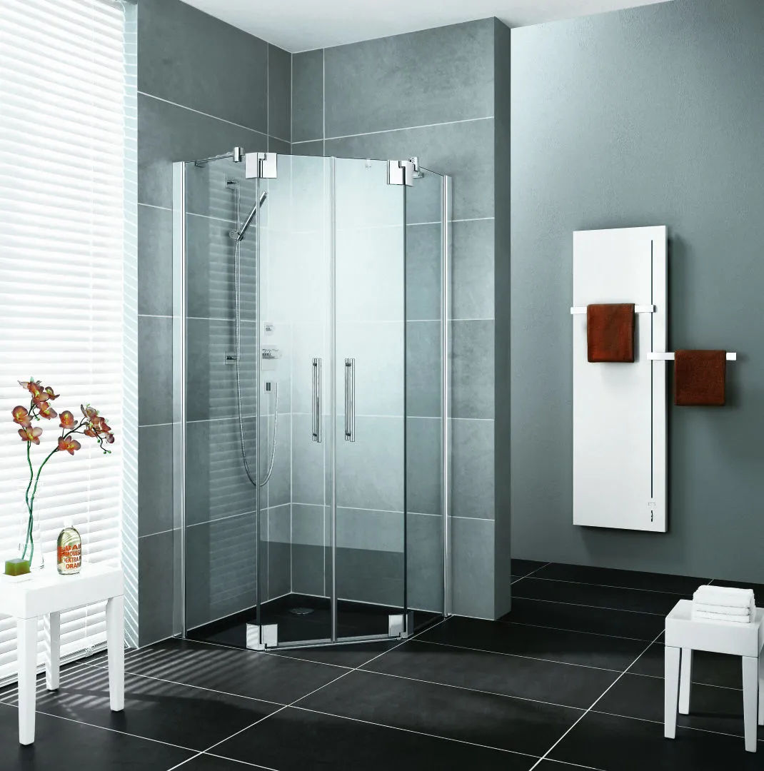 Kermi Duschdesign Fünfeck-Duschkabine mit Pendeltüren mit Festfeldern für gleichschenklige Wannen „PASA XP“ Glas Klar, Profile Silber Mattglanz, BV: 870 - 900 mm GAK: 855 - 885 mm WE: 880 - 910 mm H: 1850 mm Kermi Duschdesign Fünfeck-Duschkabine mit Pendeltüren mit Festfeldern für gleichschenklige Wannen „PASA XP“ Glas Klar, Profile Silber Mattglanz, BV: 870 - 900 mm GAK: 855 - 885 mm WE: 880 - 910 mm H: 1850 mm