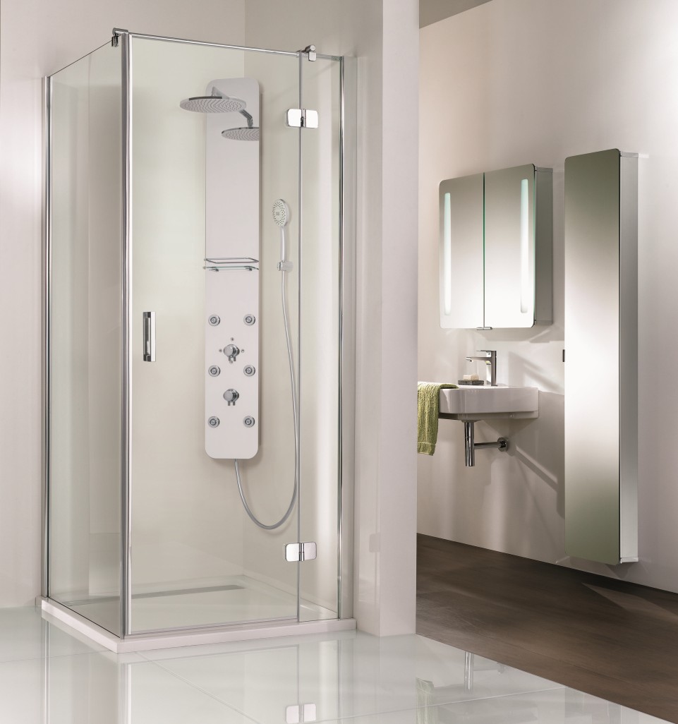 HSK teilgerahmte Duschtür Drehtür an Nebenteil für Seitenwand „Premium Softcube“ Glas Mattierung mittig (65 cm), H: 2000 mm HSK teilgerahmte Duschtür Drehtür an Nebenteil für Seitenwand „Premium Softcube“ Glas Mattierung mittig (65 cm), H: 2000 mm
