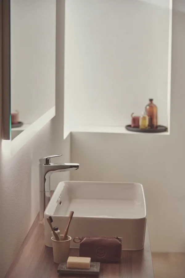 Waschtischarmatur Ceraflex mit Ablaufgarnitur verlängerter Sockel Ausladung 140mm Chrom Waschtischarmatur Ceraflex mit Ablaufgarnitur verlängerter Sockel Ausladung 140mm Chrom