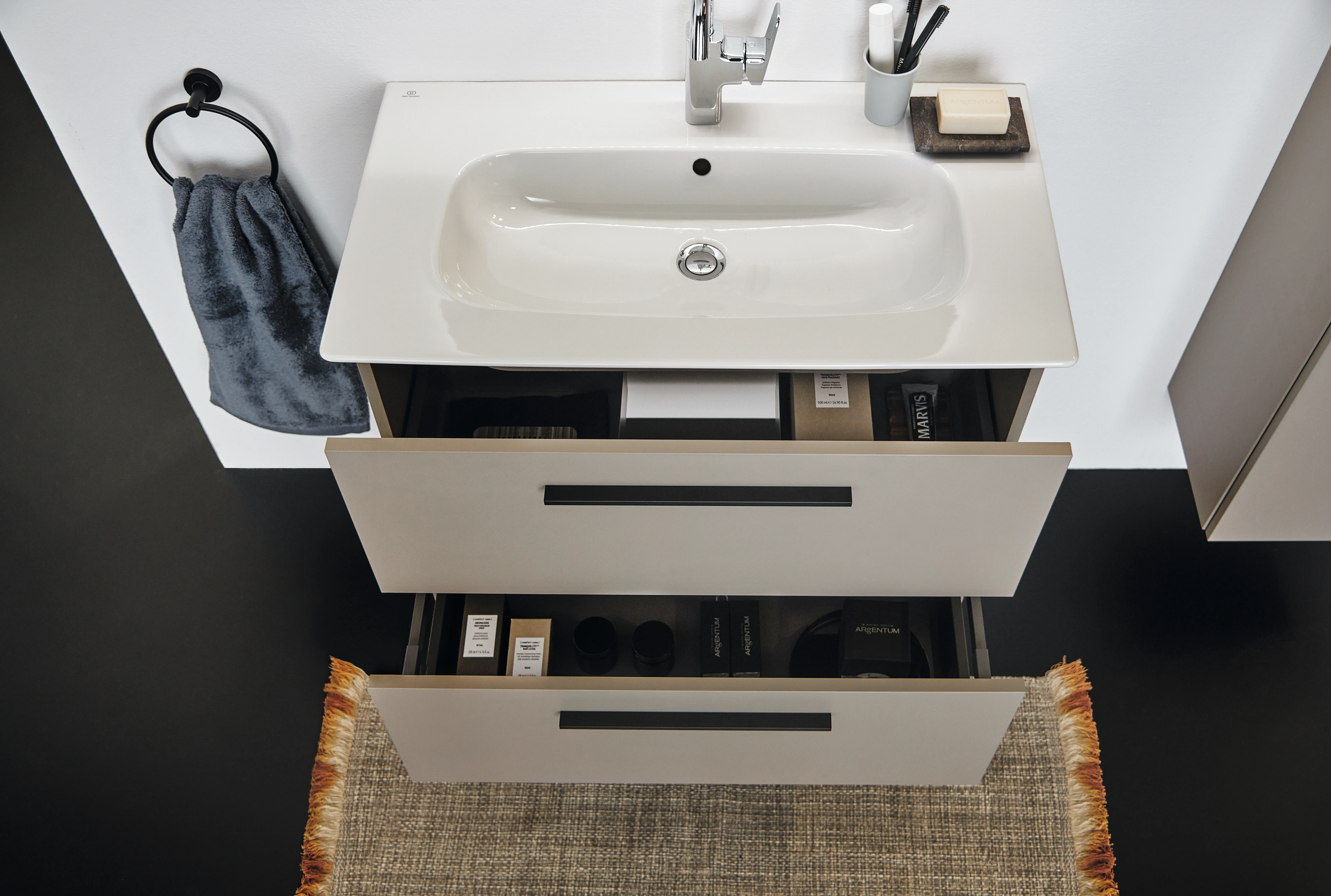 Waschbecken „i.life A“ 84 × 46 × 15,5 cm, Hahnlochposition mittig Waschbecken „i.life A“ 84 × 46 × 15,5 cm, Hahnlochposition mittig