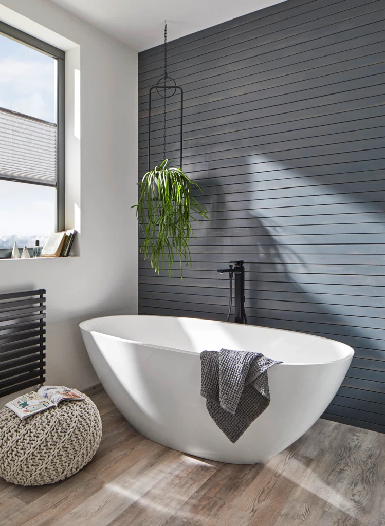 Hansgrohe Metropol Einhebel-Wannenmischer bodenstehend, mattschwarz, Ausladung 235 mm