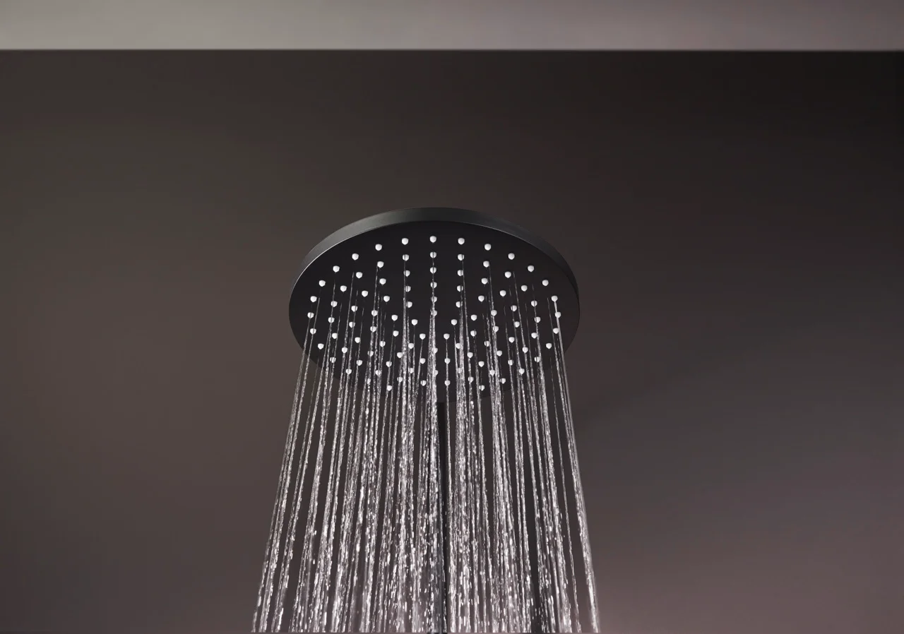 Hansgrohe Vernis Blend Showerpipe 200 1jet mattschwarz, Aufputzinstallation, Brausearmlänge 400 mm, Metaflex-Brauseschlauch 80 cm oder 160 cm Hansgrohe Vernis Blend Showerpipe 200 1jet mattschwarz, Aufputzinstallation, Brausearmlänge 400 mm, Metaflex-Brauseschlauch 80 cm oder 160 cm