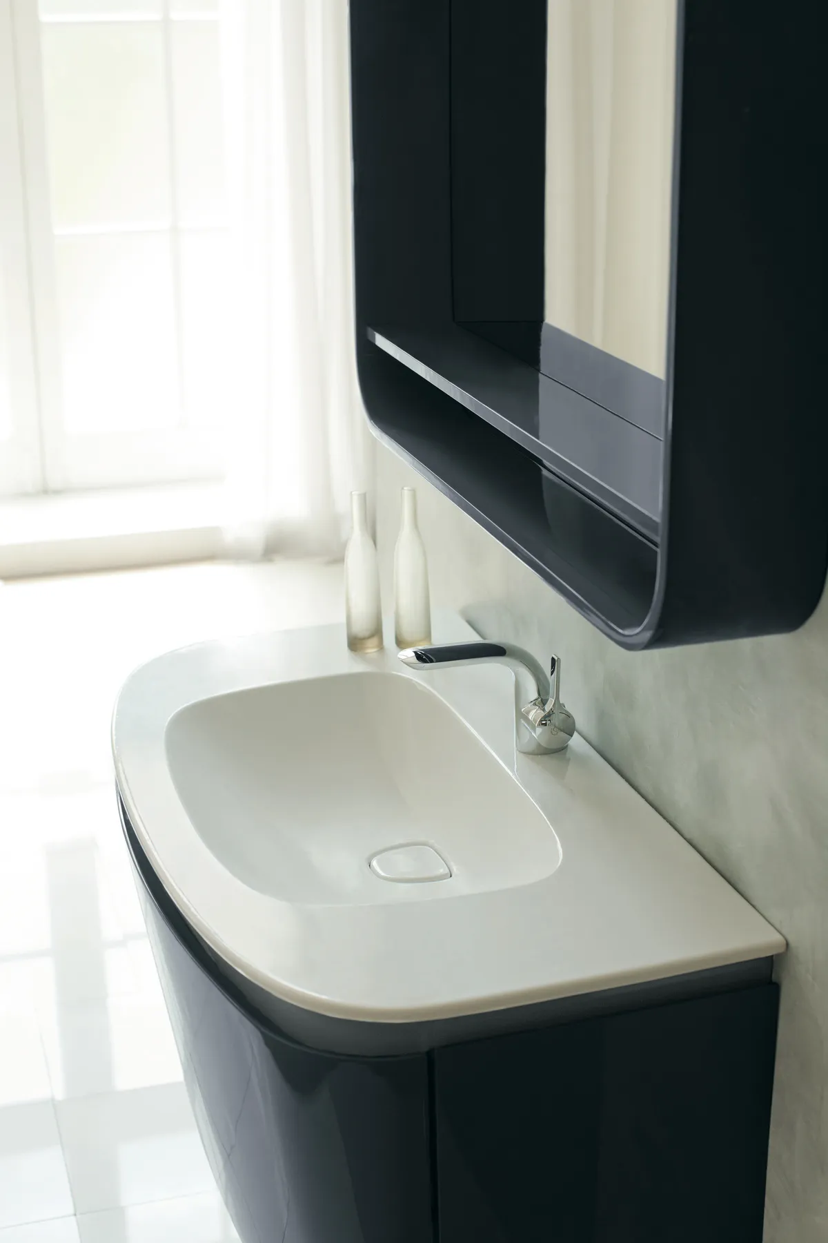 Waschtischarmatur Melange, mit Ablaufgarnitur, CU-Rohren, Ausladung 136mm, Chrom Waschtischarmatur Melange, mit Ablaufgarnitur, CU-Rohren, Ausladung 136mm, Chrom