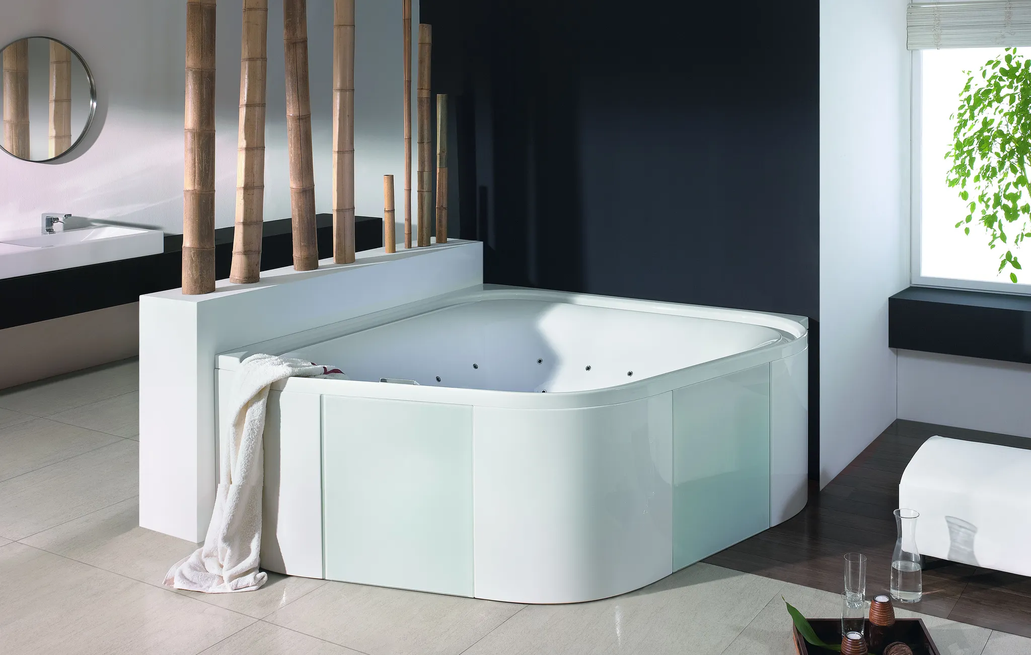 Hoesch Badewanne „Ergo+“ freistehend eck 164 × 164 cm in Weiß Hoesch Badewanne „Ergo+“ freistehend eck 164 × 164 cm in Weiß