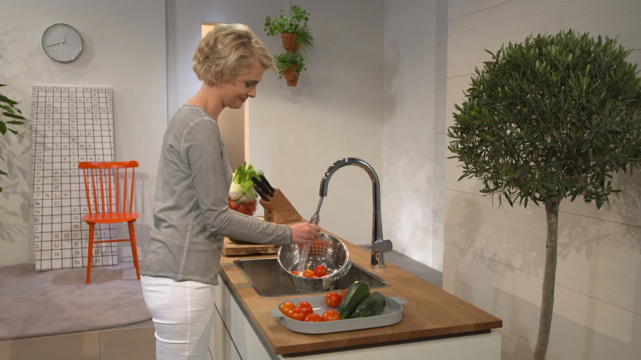 Hansgrohe Talis M51 Einhebel-Küchenmischer mit Ausziehbrause 2jet in Chrom, ComfortZone 200, Schwenkbereich einstellbar auf 110° oder 150°, Laminarstrahl und Brausestrahl arretierbar, MagFit magnetische Brausehalterung, Quick-Connect Schlauch, max. Durch Hansgrohe Talis M51 Einhebel-Küchenmischer mit Ausziehbrause 2jet in Chrom, ComfortZone 200, Schwenkbereich einstellbar auf 110° oder 150°, Laminarstrahl und Brausestrahl arretierbar, MagFit magnetische Brausehalterung, Quick-Connect Schlauch, max. Durch