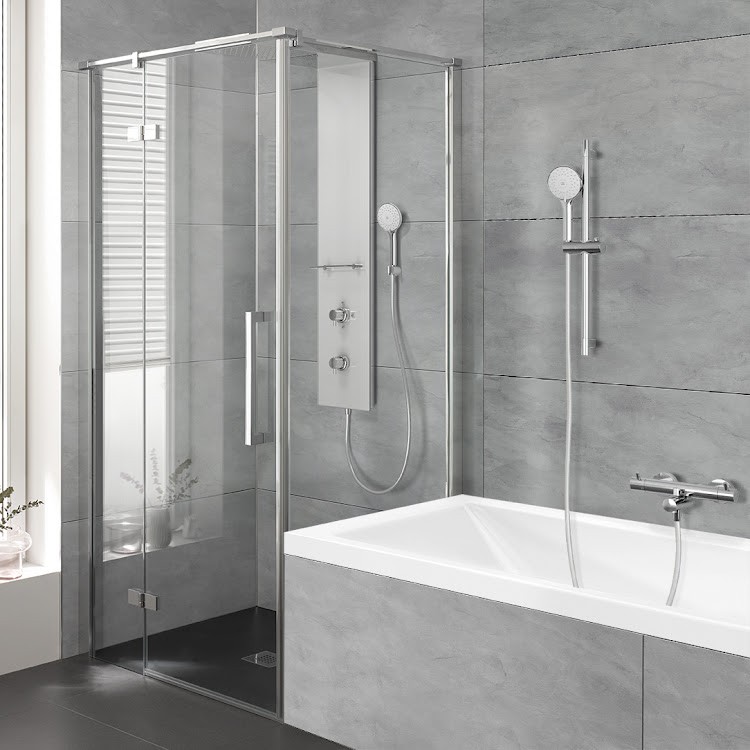 HSK teilgerahmte verkürzte Seitenwand „Atelier Plan“ Glas Klar hell, Profile Chromoptik (Alu Hochglanz poliert), für 800 mm, B: 750 mm H: 1750 mm HSK teilgerahmte verkürzte Seitenwand „Atelier Plan“ Glas Klar hell, Profile Chromoptik (Alu Hochglanz poliert), für 800 mm, B: 750 mm H: 1750 mm