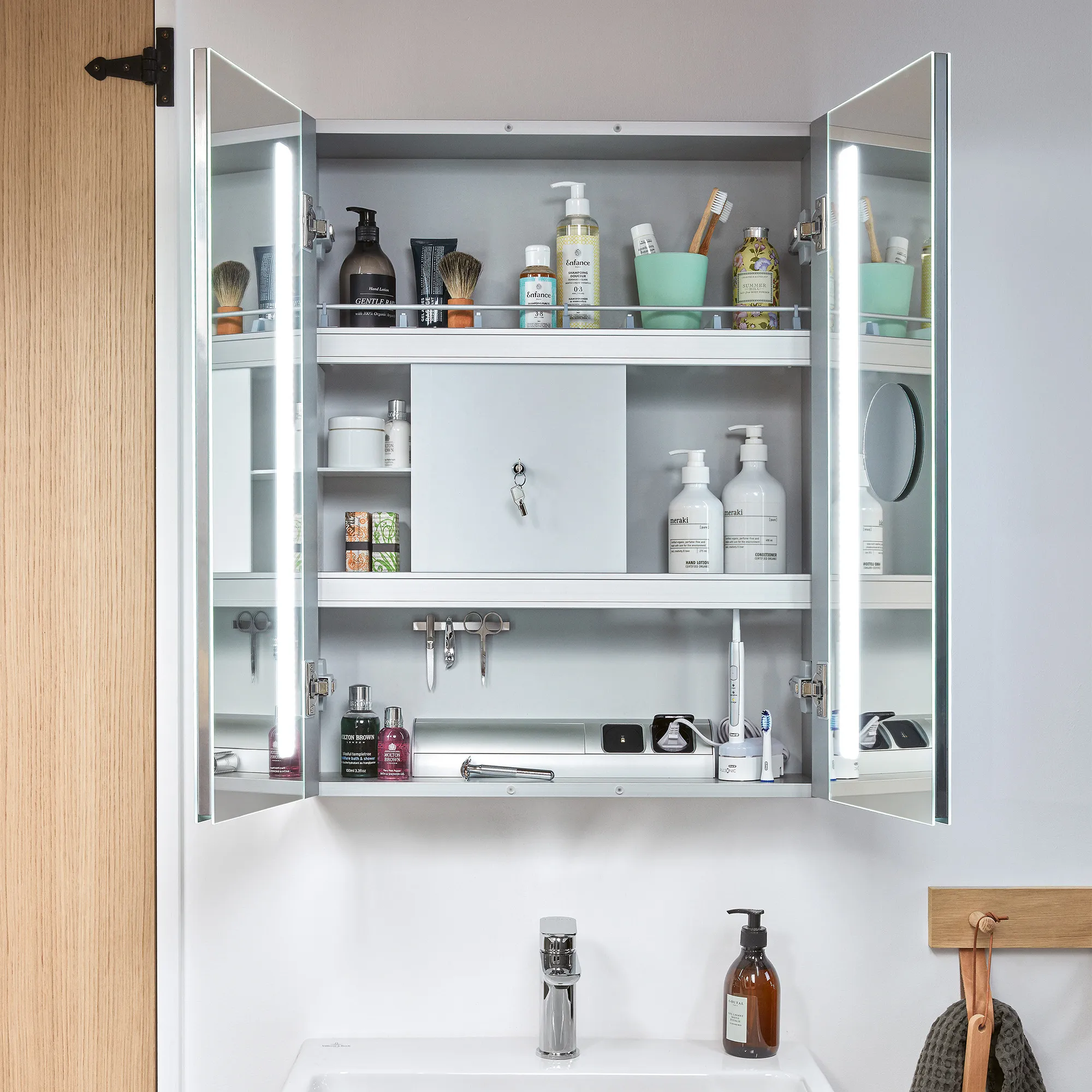 Villeroy & Boch Wandwaschtisch „O.novo“ 600 × 460 × 175 mm, für Becken mittig, mit Hahnlochbohrung, Hahnlochposition mittig in Weiß Alpin Villeroy & Boch Wandwaschtisch „O.novo“ 600 × 460 × 175 mm, für Becken mittig, mit Hahnlochbohrung, Hahnlochposition mittig in Weiß Alpin