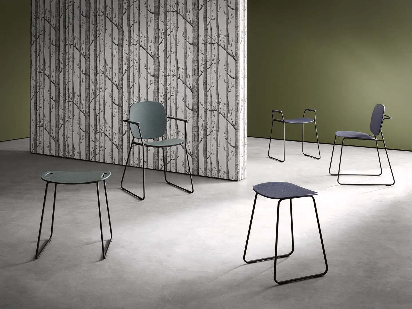 Duschhocker, Gestell schwarz tiefmatt pulverbeschichtet, Sitzfläche aus hochwertigem PIR Kunststoff (Post-Industrial-Recycling), Höhe 497 mm, Breite 370 mm, Sitzhöhe 480 mm, Sitzfläche 370 mm breit, in Farbe JB (schwarz tiefmatt-Waldgrün) Duschhocker, Gestell schwarz tiefmatt pulverbeschichtet, Sitzfläche aus hochwertigem PIR Kunststoff (Post-Industrial-Recycling), Höhe 497 mm, Breite 370 mm, Sitzhöhe 480 mm, Sitzfläche 370 mm breit, in Farbe JB (schwarz tiefmatt-Waldgrün)