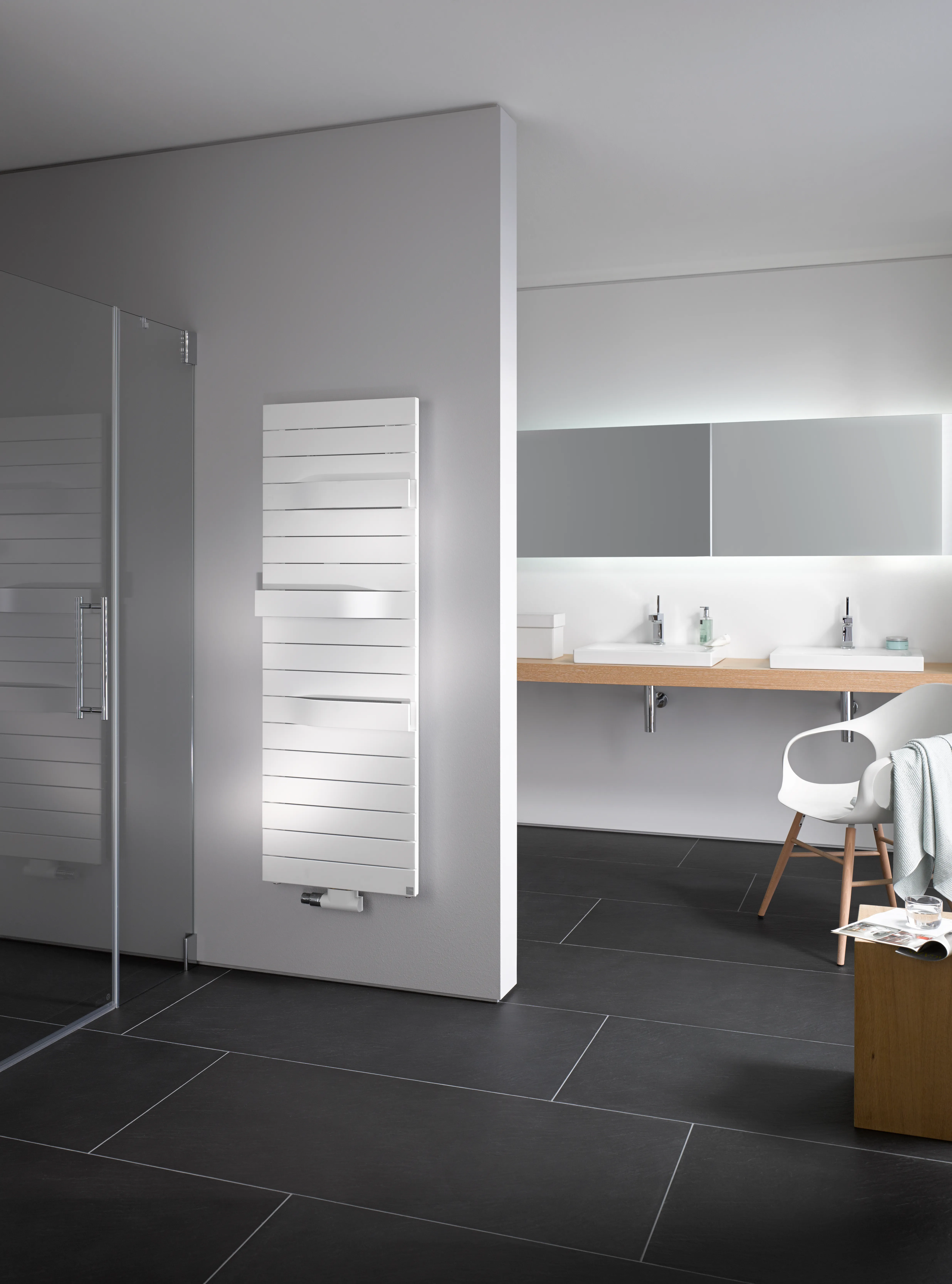 Kermi Design-Heizkörper „Tabeo®“ 60 × 143,7 cm in Weiß (RAL 9016) Kermi Design-Heizkörper „Tabeo®“ 60 × 143,7 cm in Weiß (RAL 9016)
