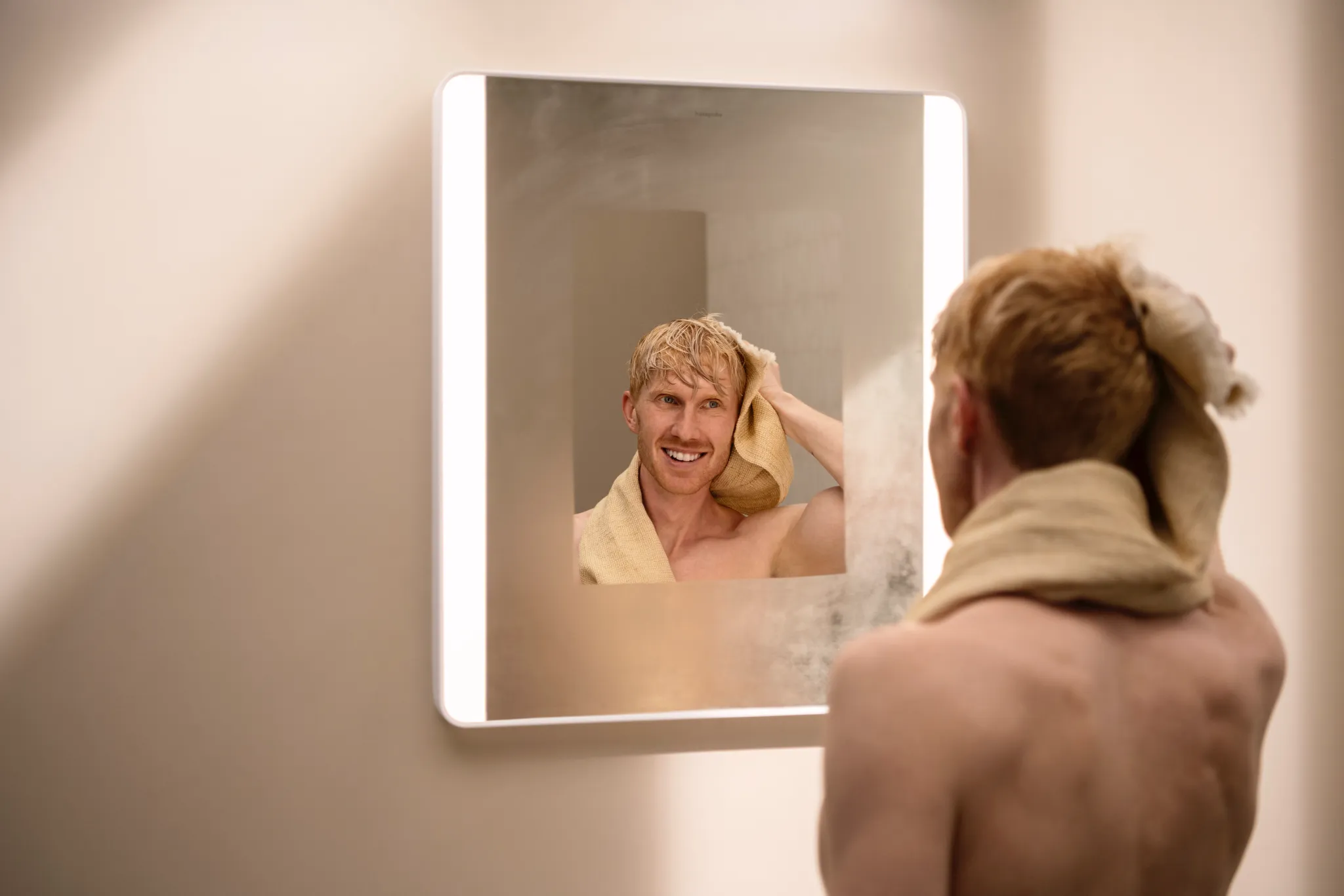 Hansgrohe Spiegel „Xarita Lite Q“ in Mattweiß Hansgrohe Spiegel „Xarita Lite Q“ in Mattweiß