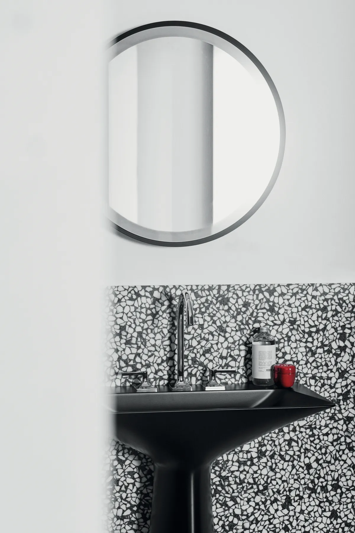 Ideal Standard Spiegel „Conca“ 65 × 65 cm Ideal Standard Spiegel „Conca“ 65 × 65 cm