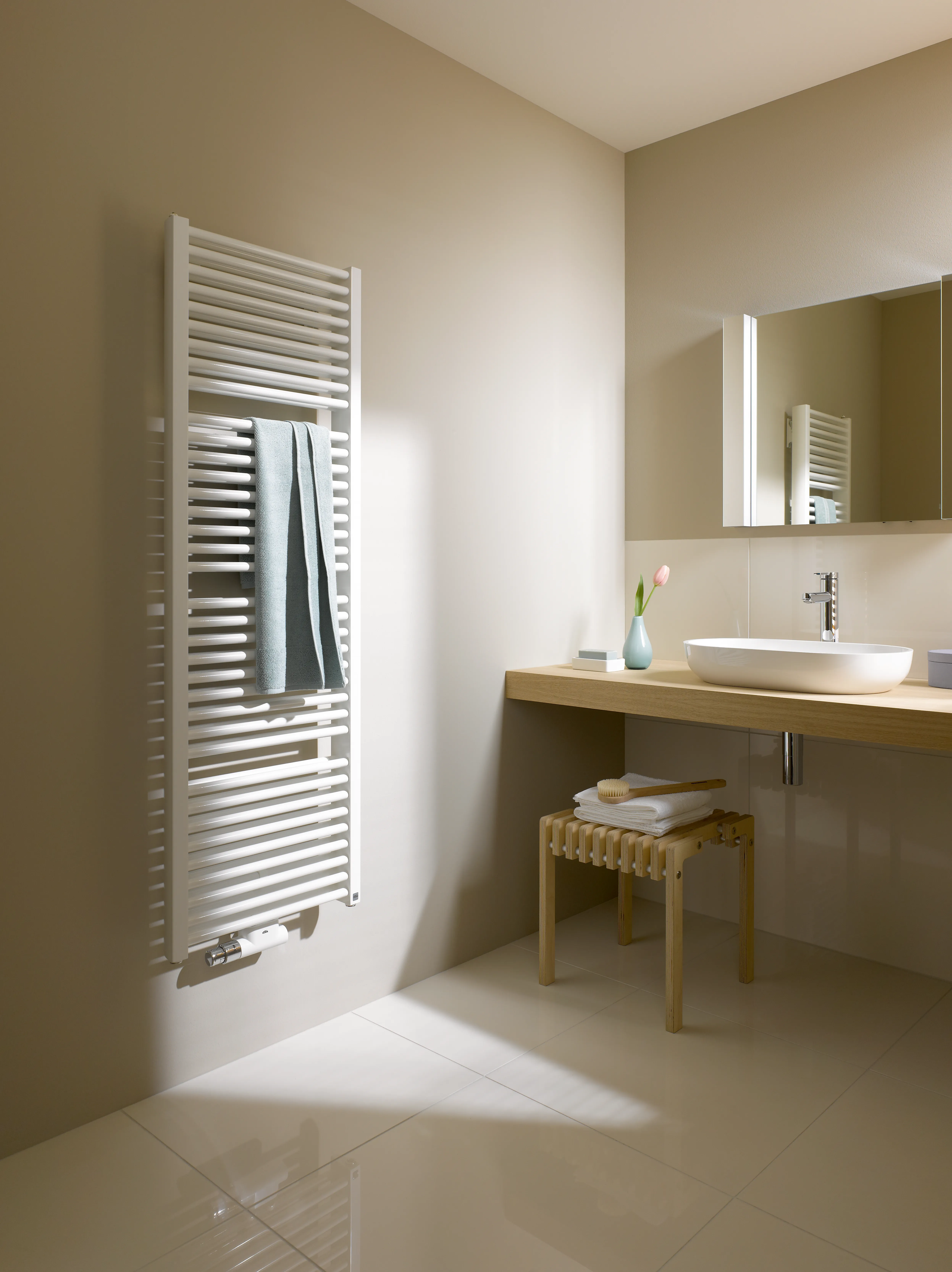Kermi Design-Heizkörper „Duett®“ 93,4 × 118,8 cm in Weiß Kermi Design-Heizkörper „Duett®“ 93,4 × 118,8 cm in Weiß