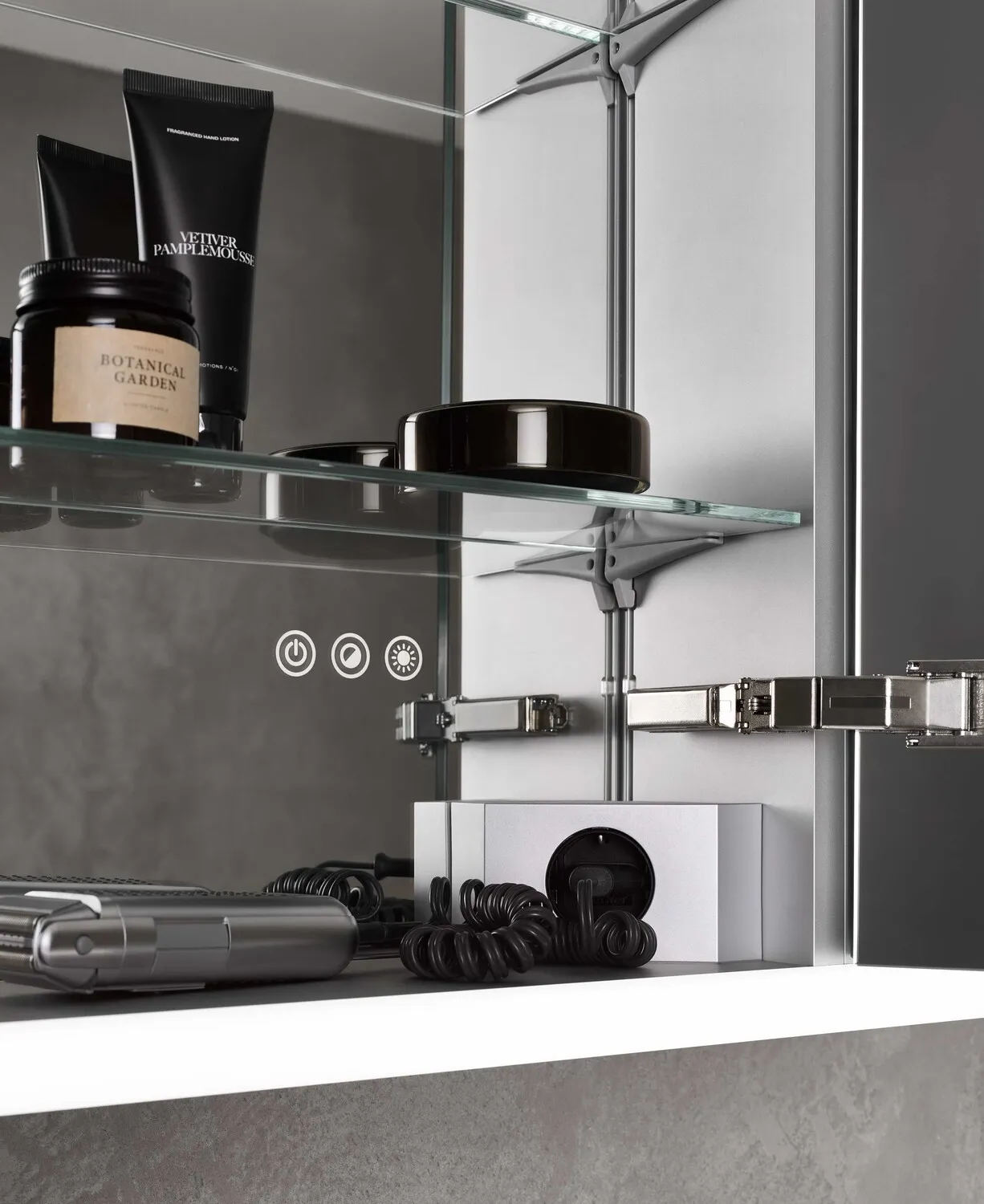 emco Spiegelschrank „prime“ Facelift 140,2 × 70 × 16,7 cm emco Spiegelschrank „prime“ Facelift 140,2 × 70 × 16,7 cm